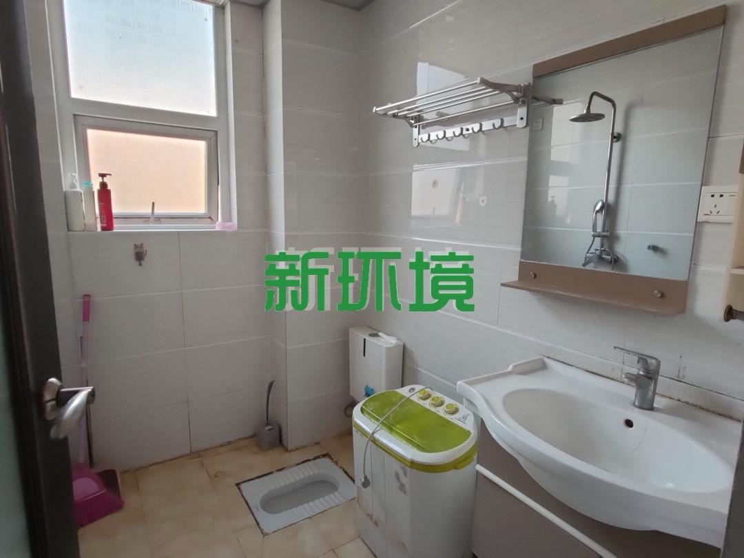 高盛澧园一二期  2室2厅2卫   55.80万客厅