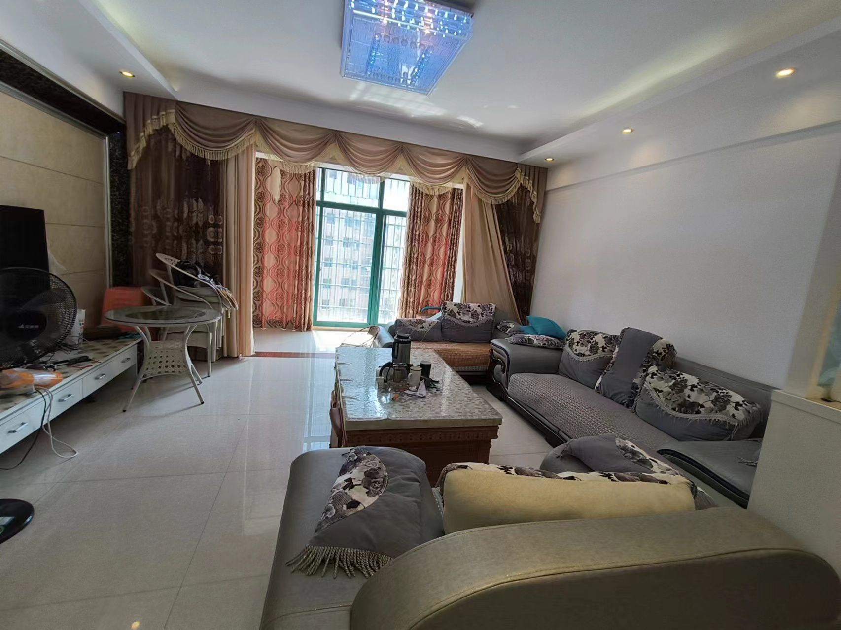 雅香苑 3室0厅0卫 2500.0元/月 雅香苑 3室0厅0卫 2500.0元/月室内图