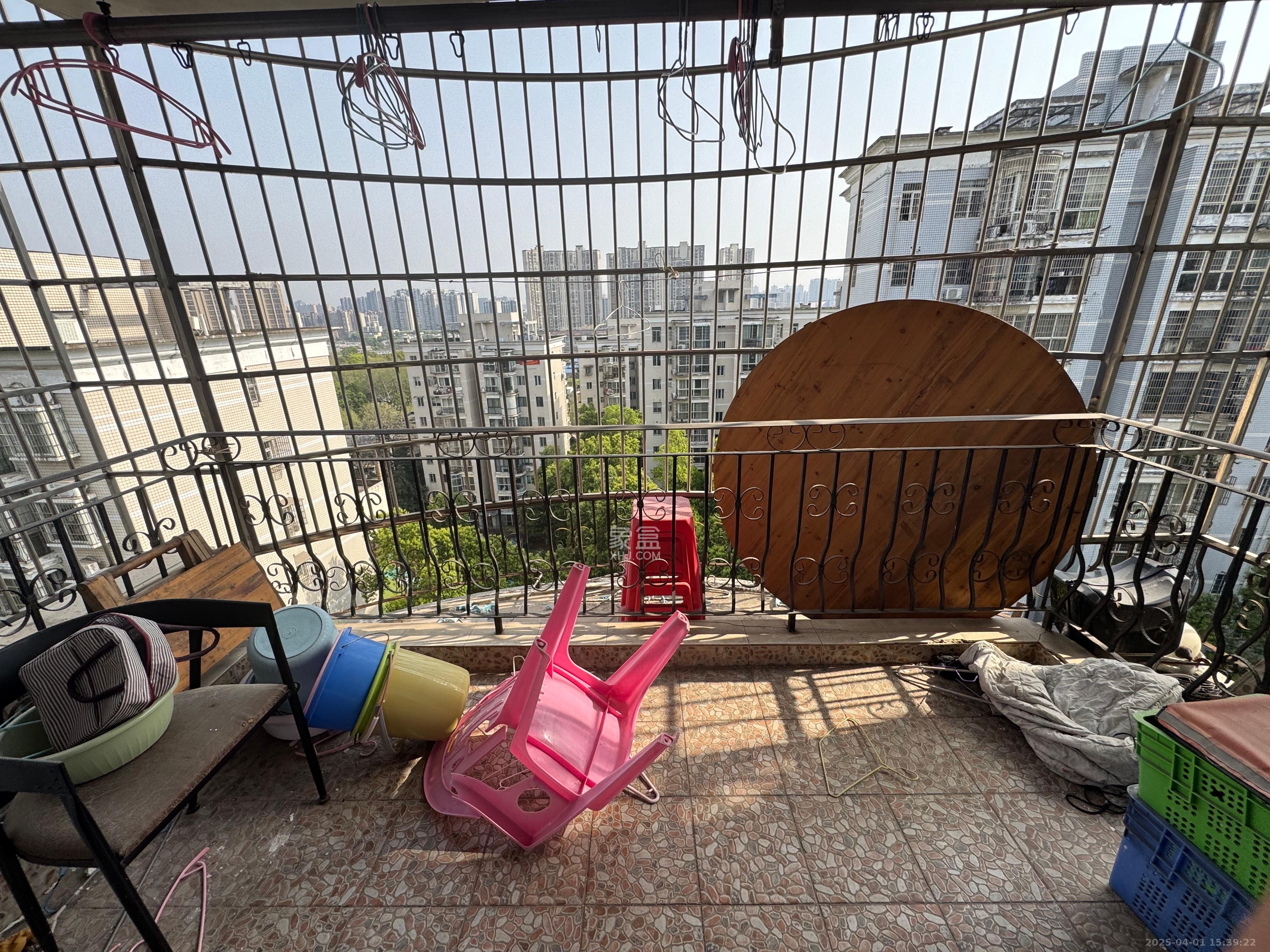 鑫天鑫城  4室2厅1卫    2400.0元/月 鑫天鑫城  4室2厅1卫    2400.0元/月室内图