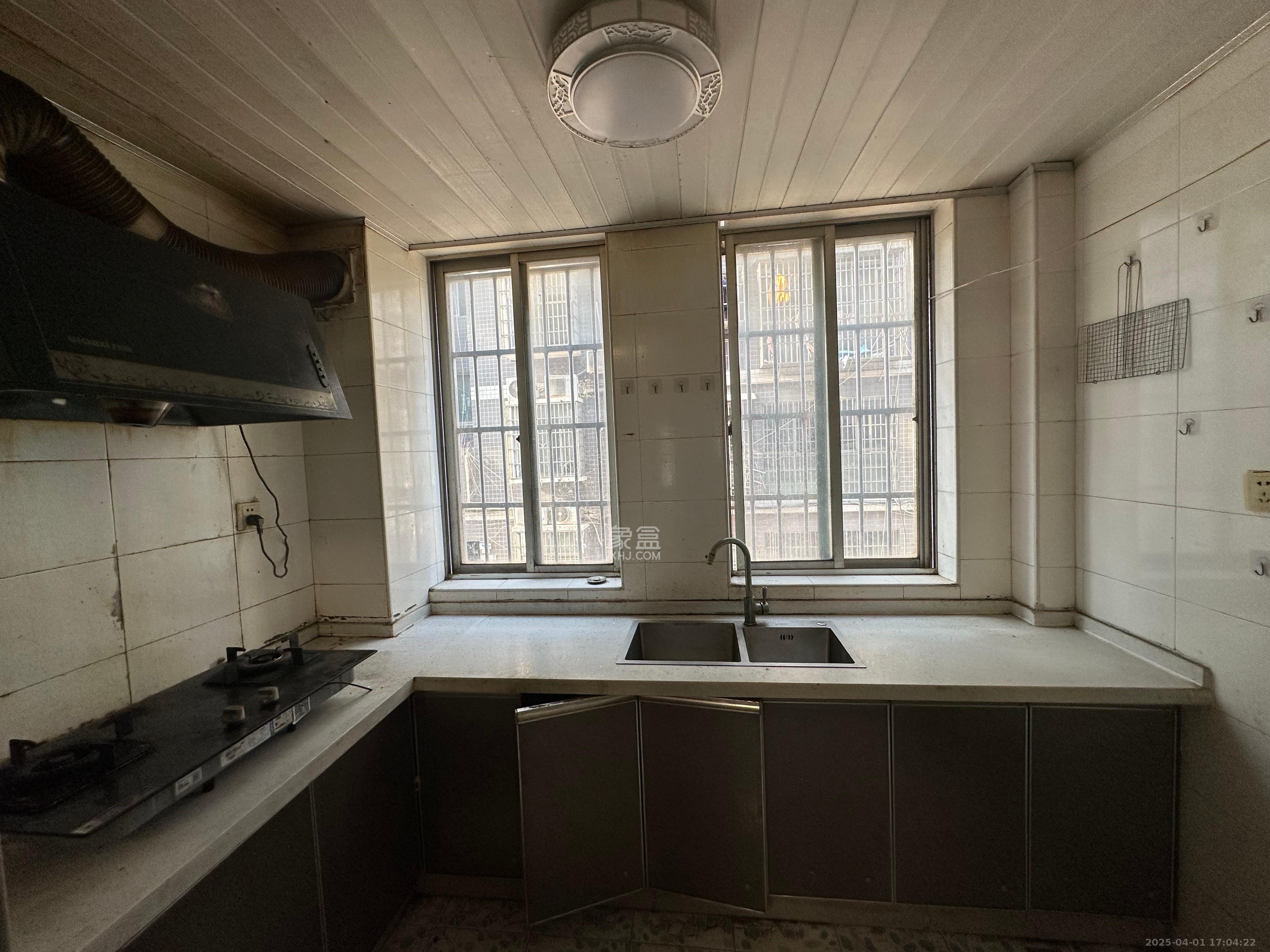 湘绣城  2室2厅1卫    1300.0元/月 湘绣城  2室2厅1卫    1300.0元/月室内图