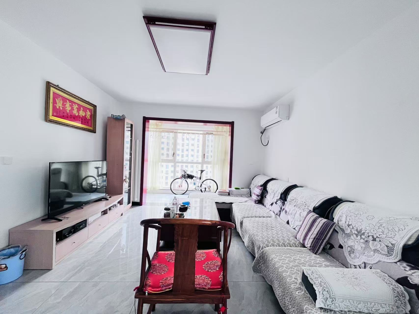 韦斯特城市花园 3室2厅2卫 64.0万 韦斯特城市花园 3室2厅2卫 64.0万客厅