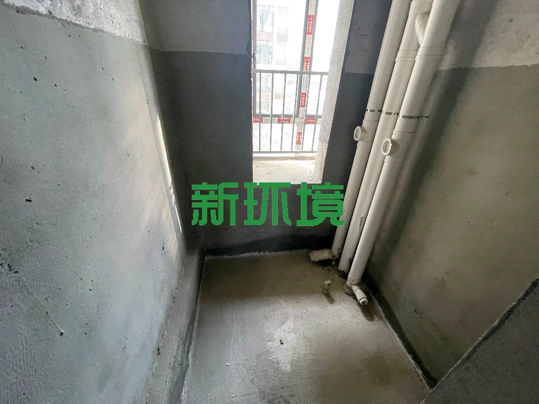 中天鹭鸶湾龙庭二期  4室2厅2卫   75.80万客厅