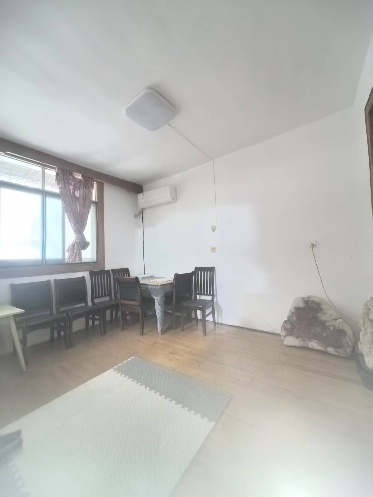 市人大政协机关大院住宅区(老市委) 4室1厅1卫 65.8万 市人大政协机关大院住宅区(老市委) 4室1厅1卫 65.8万室内图