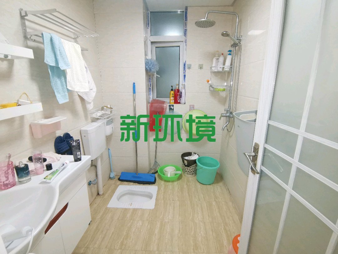 中天鹭鸶湾一期  3室2厅2卫   93.00万客厅