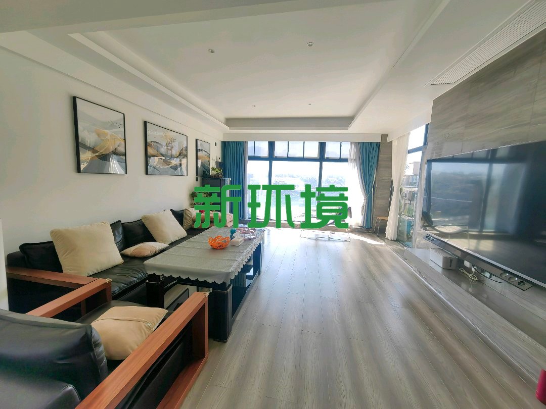 鑫成君泰  4室2厅4卫   220.00万客厅