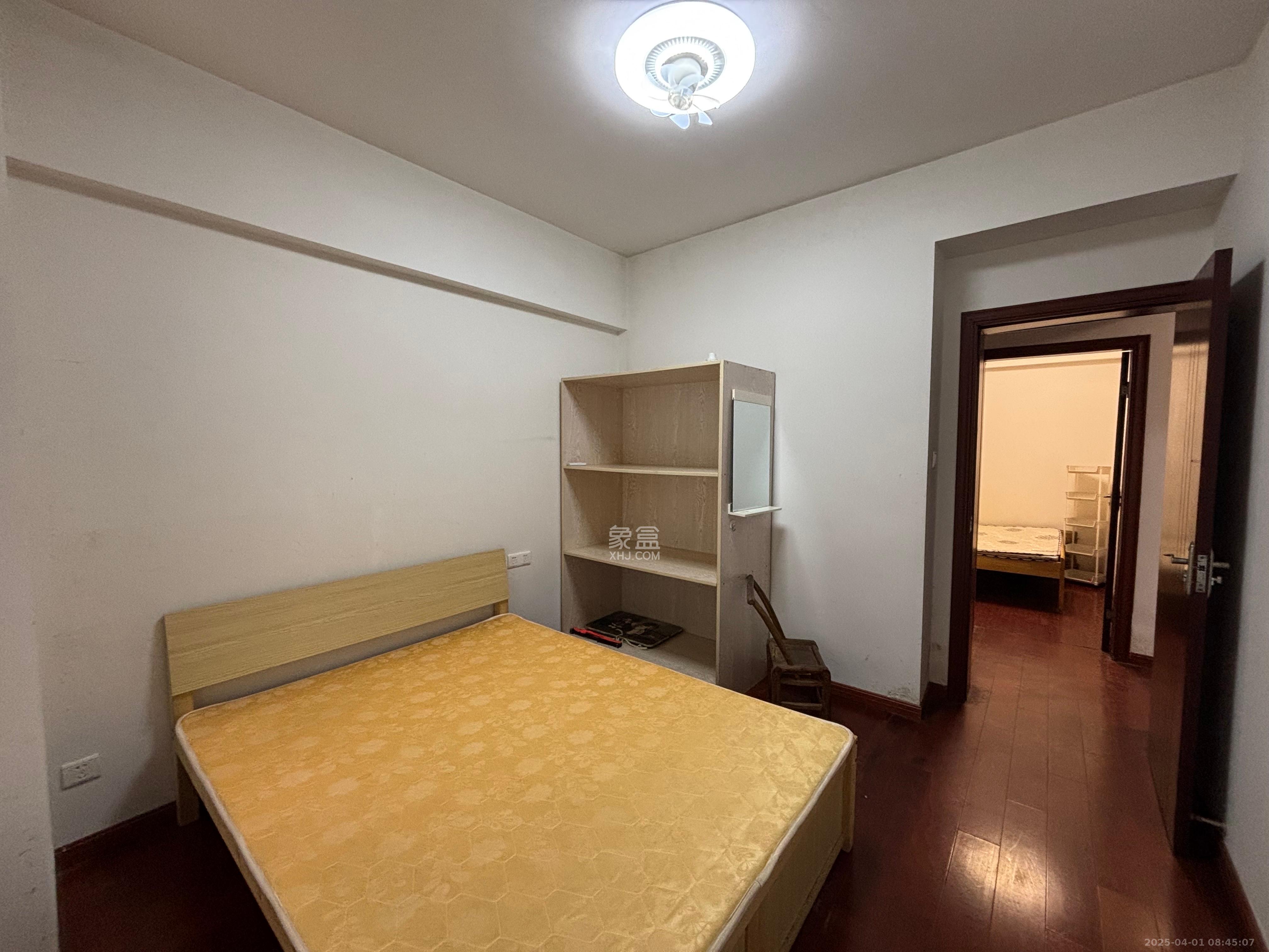 新长海广场  2室2厅1卫   1600.00元/月室内图