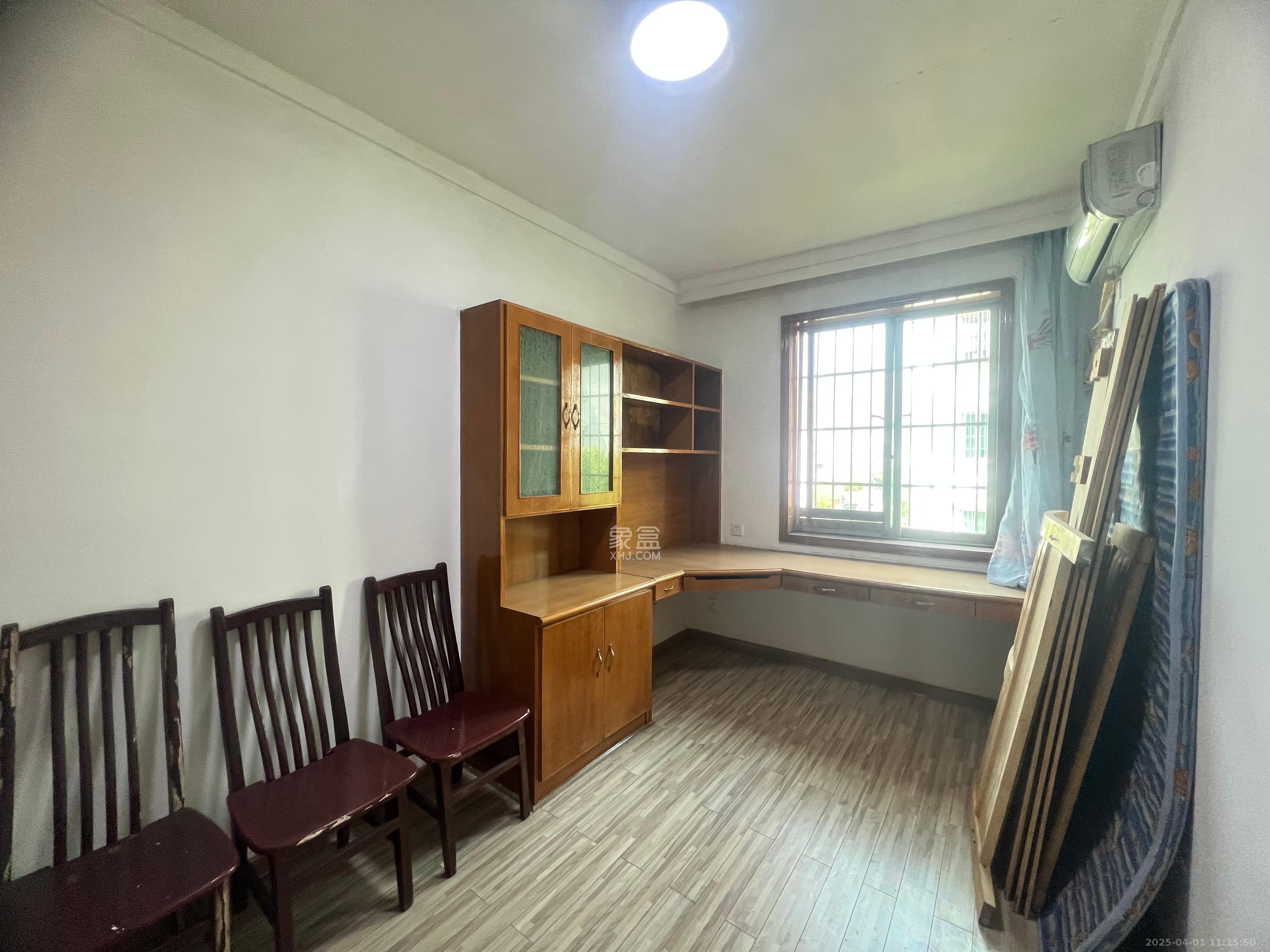 中南汽车世界 3室2厅2卫 1200.0元/月 中南汽车世界 3室2厅2卫 1200.0元/月室内图