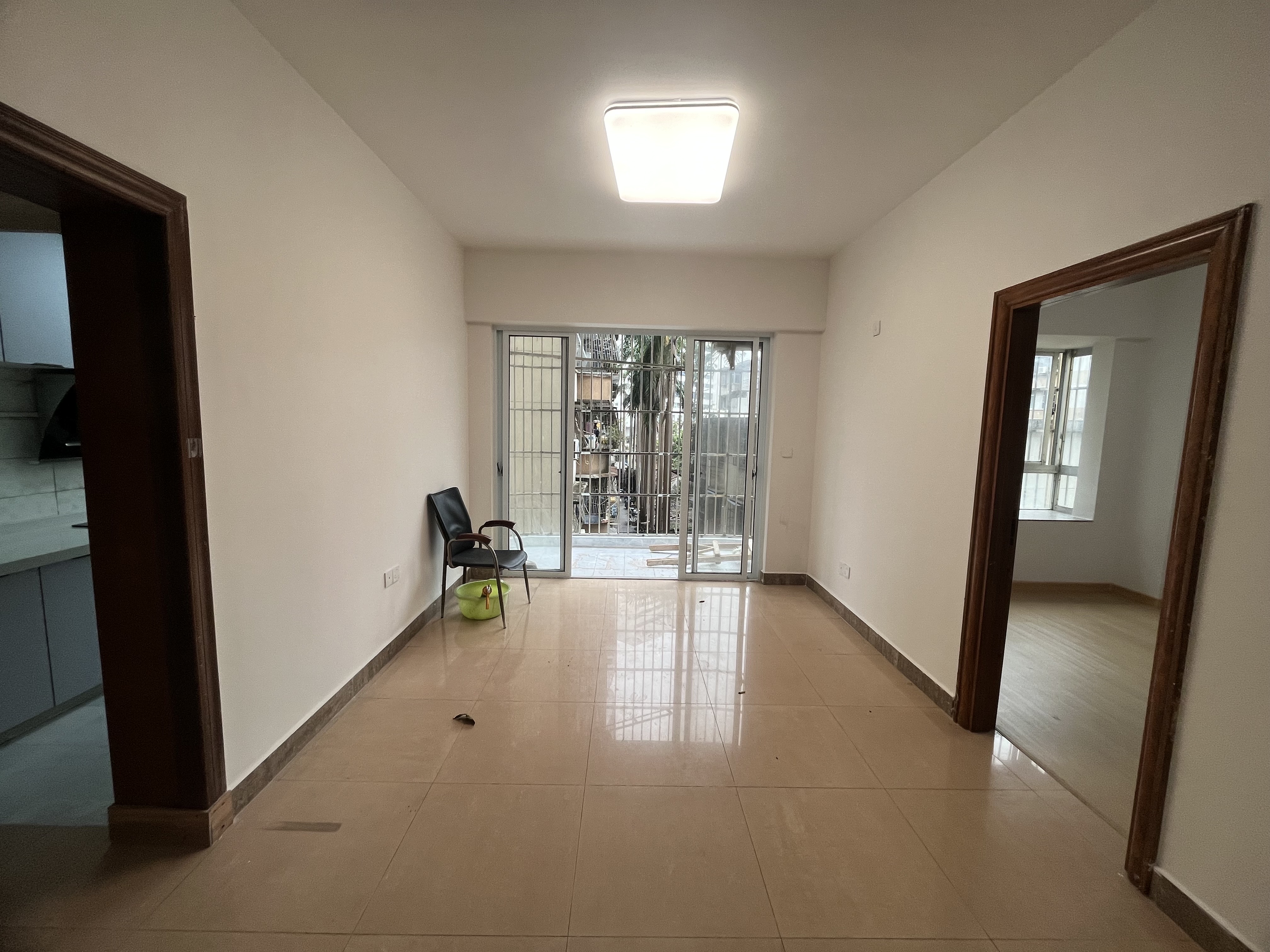 丽都花园 2室1厅1卫 88.0万 丽都花园 2室1厅1卫 88.0万客厅