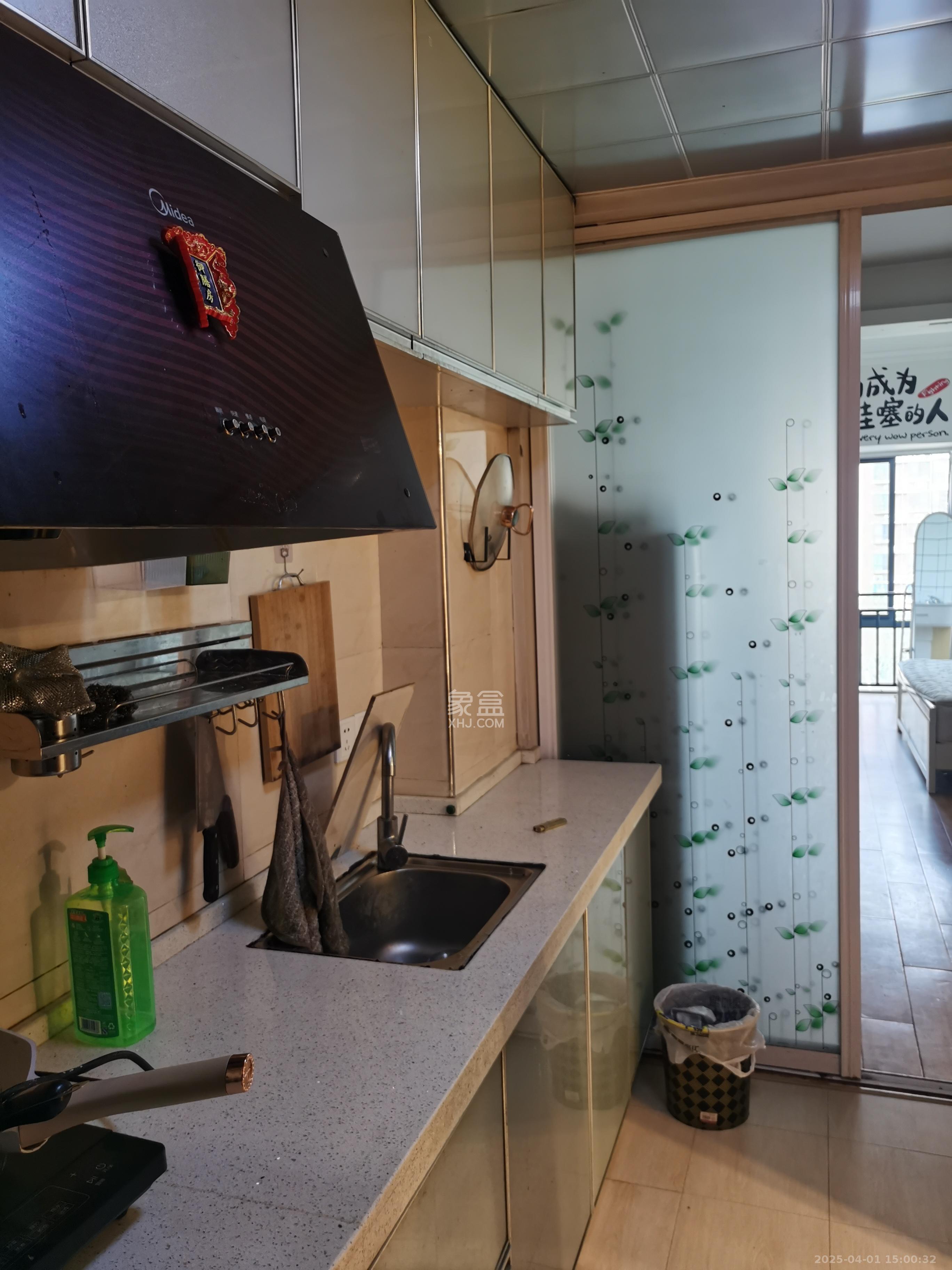 时代公馆 1室1厅1卫 1500.0元/月 时代公馆 1室1厅1卫 1500.0元/月室内图