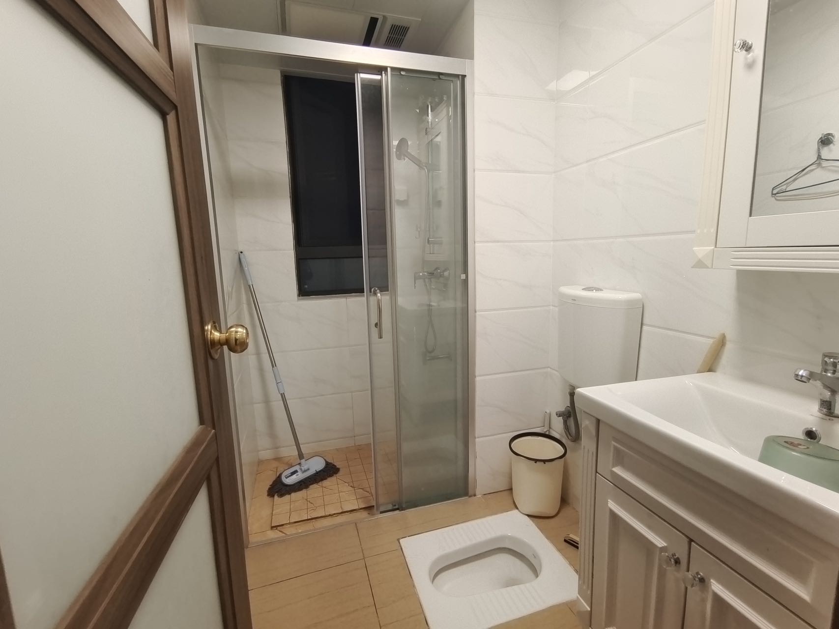 碧桂园梓山府 4室2厅2卫 2300.0元/月 碧桂园梓山府 4室2厅2卫 2300.0元/月室内图