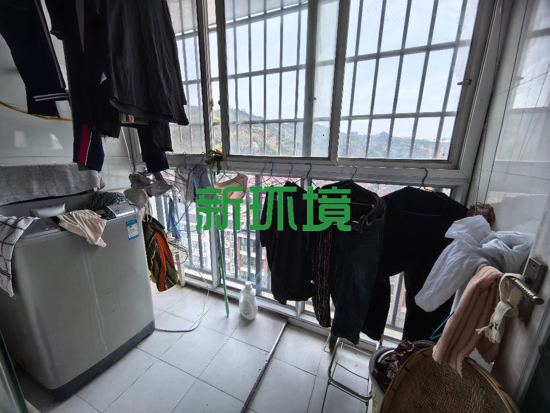 江畔佳苑  2室2厅1卫   51.00万客厅