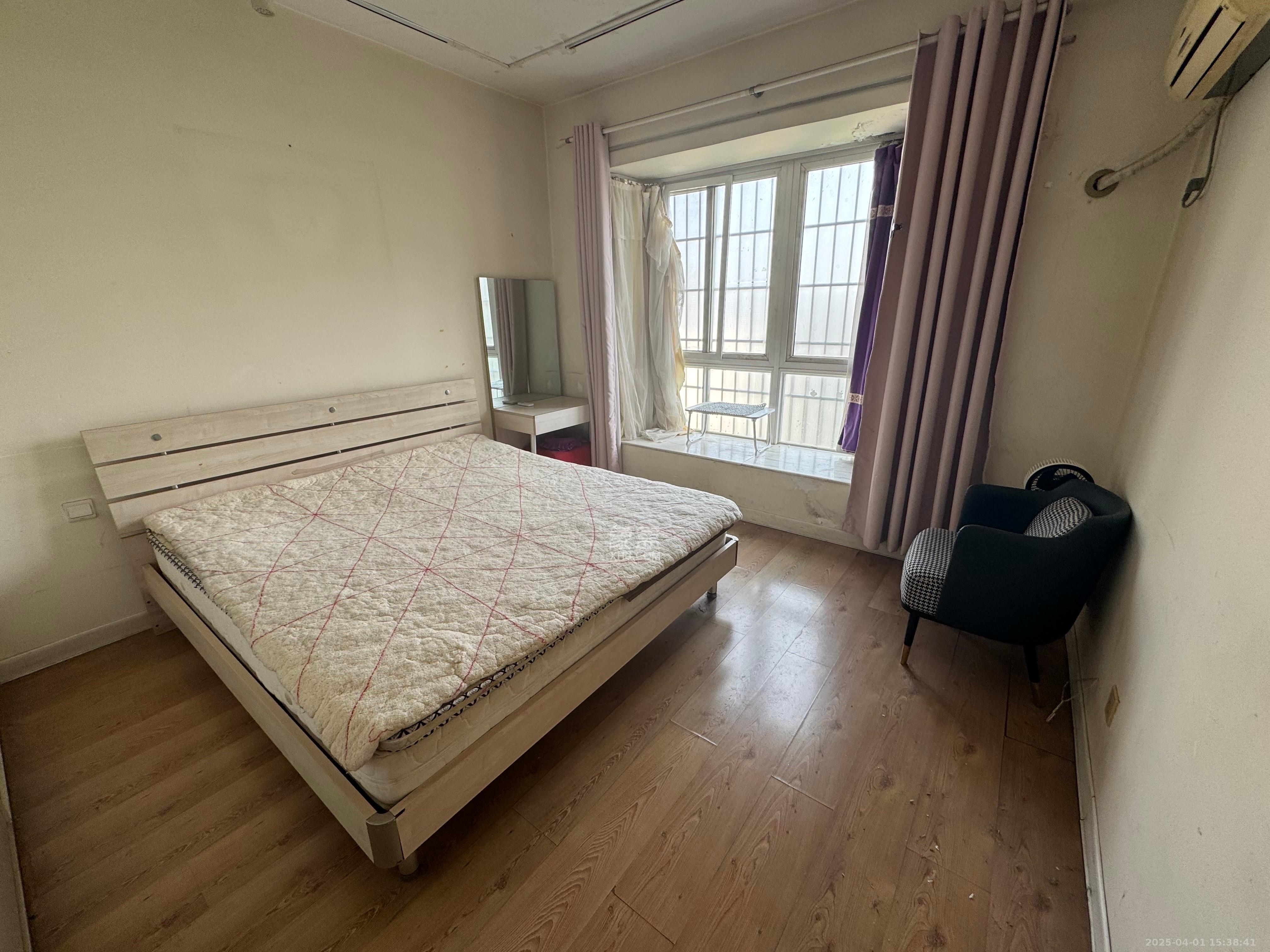 鑫天鑫城  4室2厅1卫    2400.0元/月 鑫天鑫城  4室2厅1卫    2400.0元/月室内图