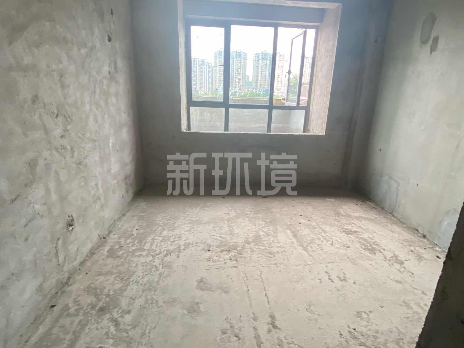 丽景水苑  4室2厅2卫   84.50万客厅