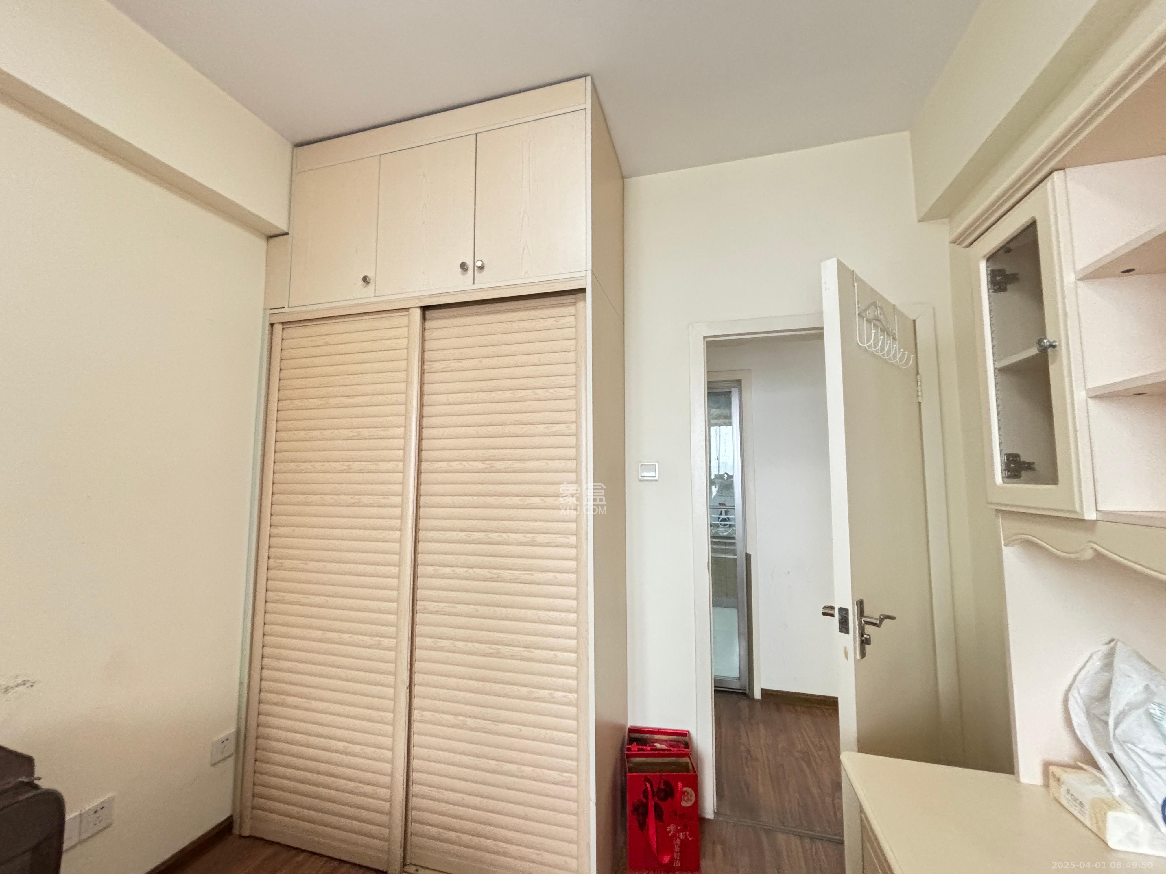 金领家族 2室2厅1卫 1800.0元/月 金领家族 2室2厅1卫 1800.0元/月室内图