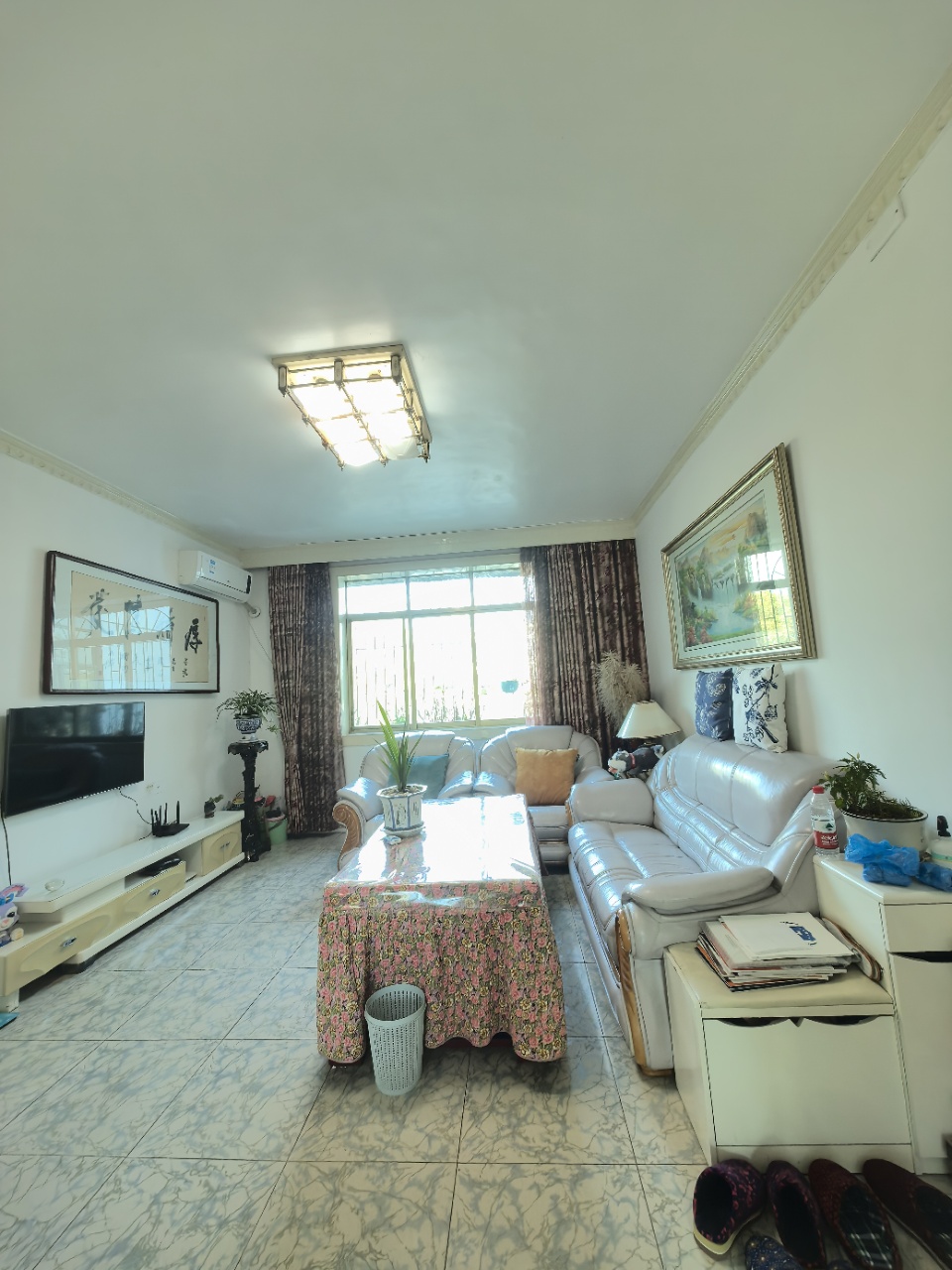 市人大政协机关大院住宅区(老市委) 4室2厅2卫 69.8万 市人大政协机关大院住宅区(老市委) 4室2厅2卫 69.8万客厅