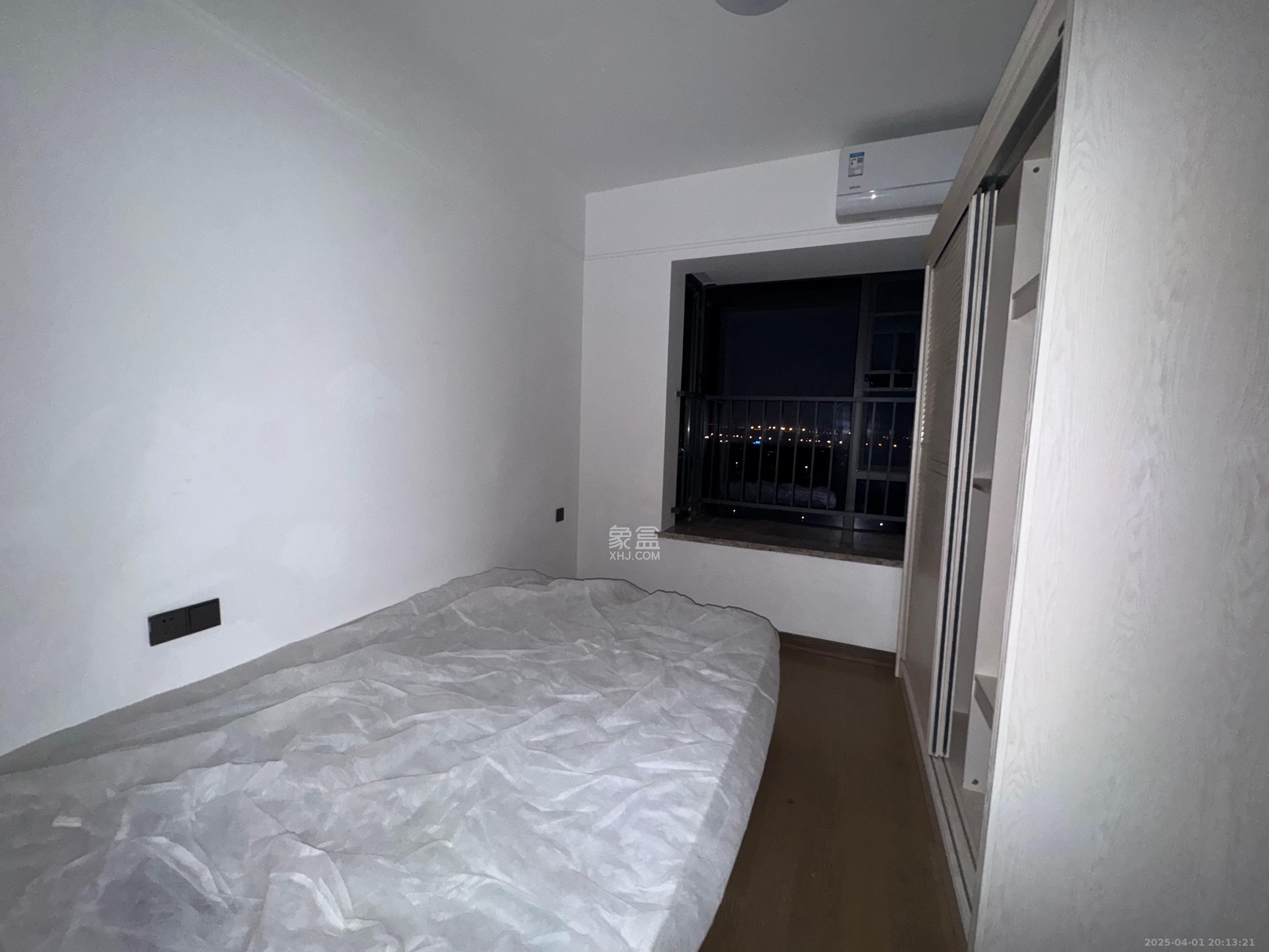 长房雍景湾  4室2厅2卫   3300.00元/月室内图