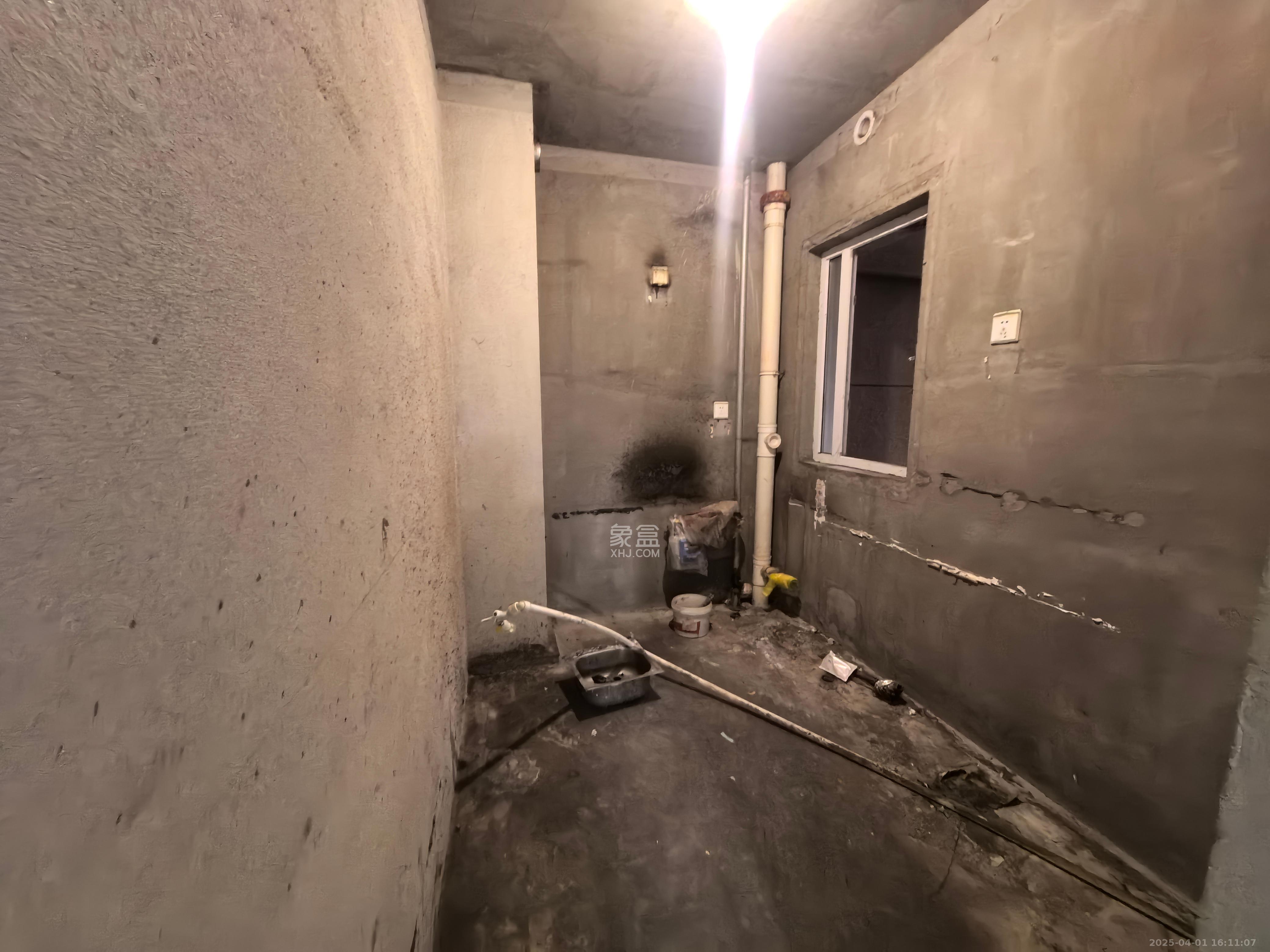 荣盛花语城 3室2厅2卫 1200.0元/月 荣盛花语城 3室2厅2卫 1200.0元/月室内图