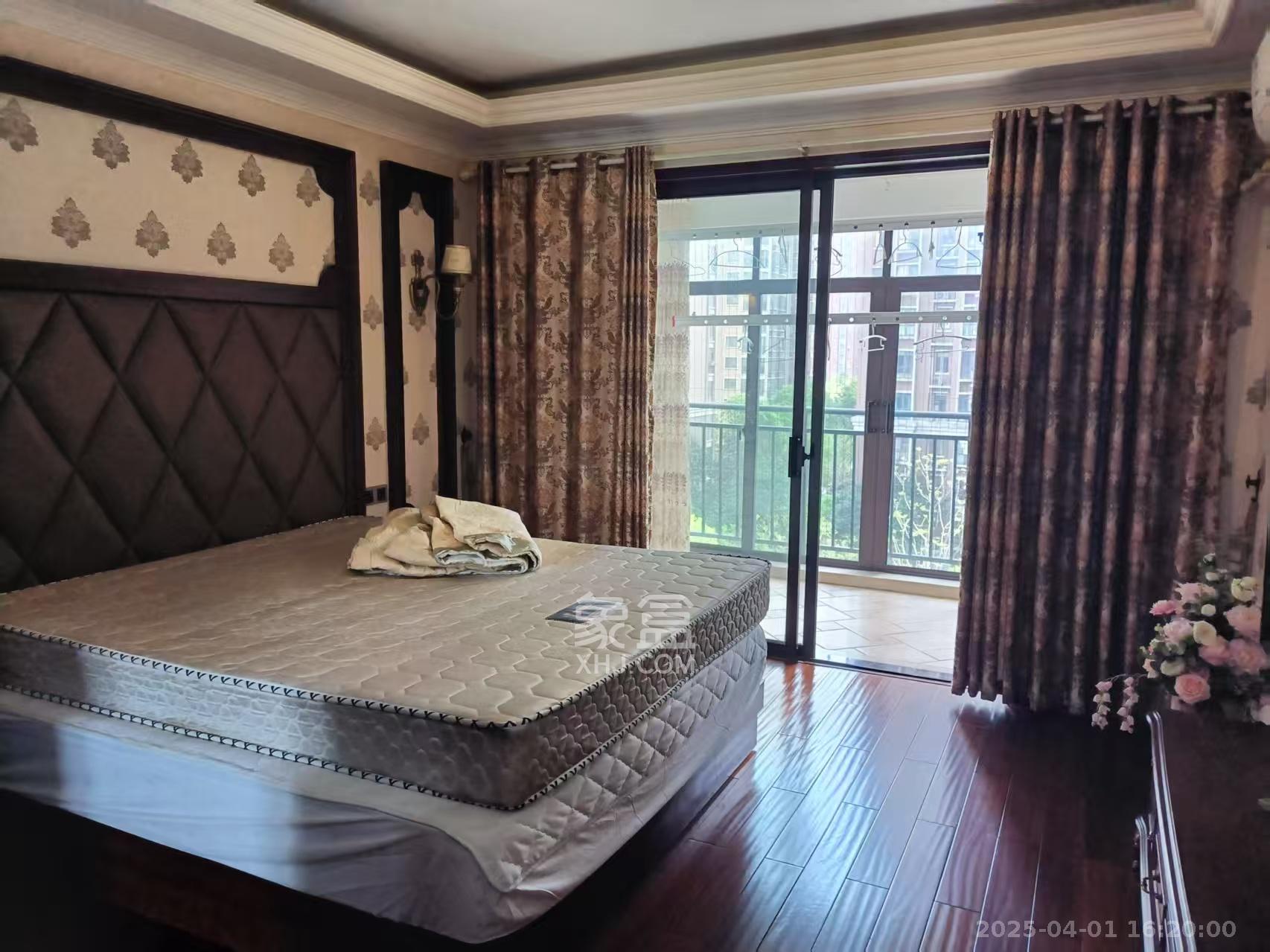 水岸世景 4室2厅2卫 2800.0元/月 水岸世景 4室2厅2卫 2800.0元/月室内图