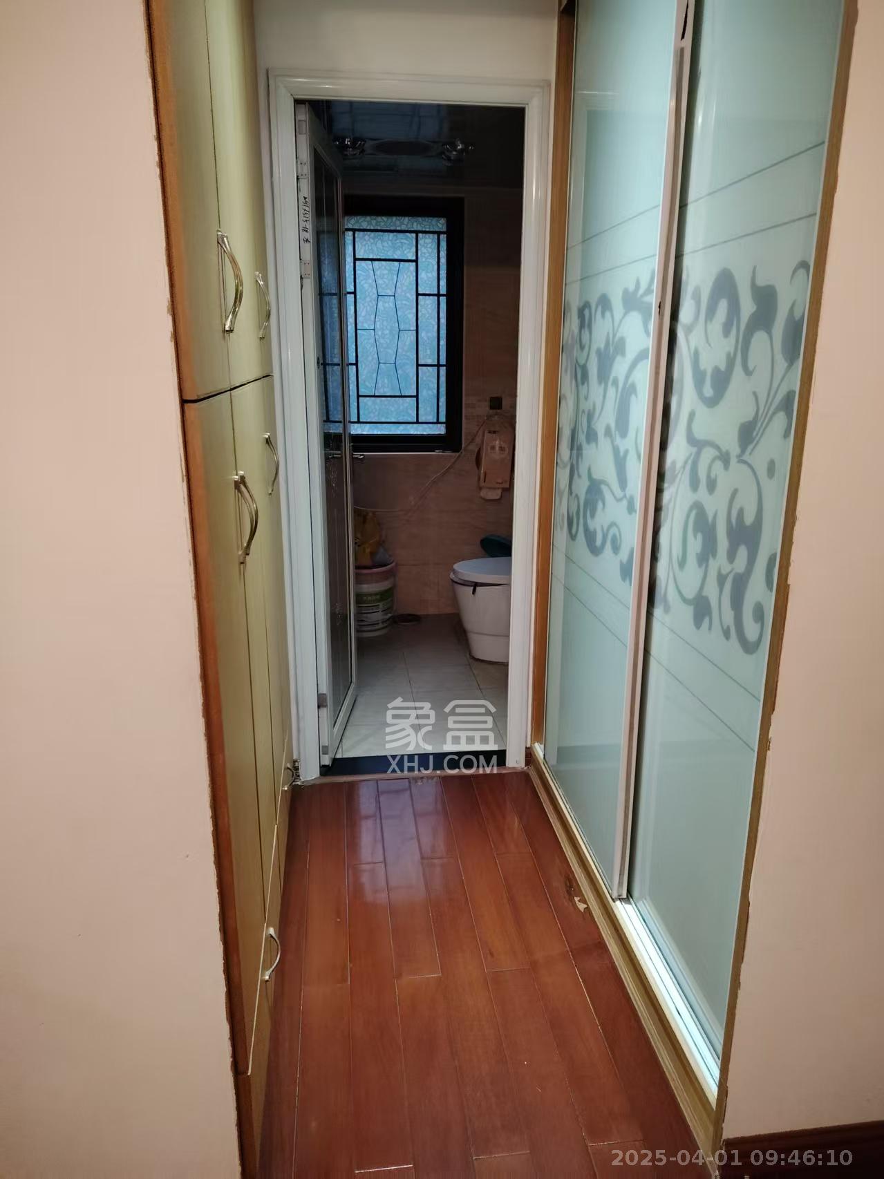 中建芙蓉嘉苑  3室2厅2卫    2400.0元/月室内图