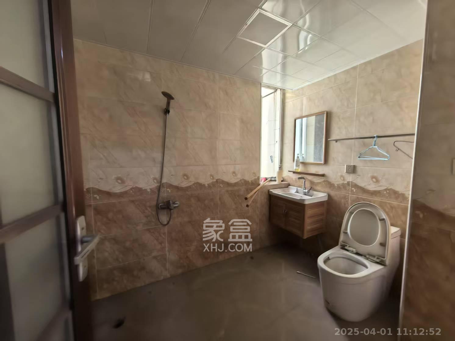 华雅花园 3室2厅1卫 3000.0元/月 华雅花园 3室2厅1卫 3000.0元/月室内图