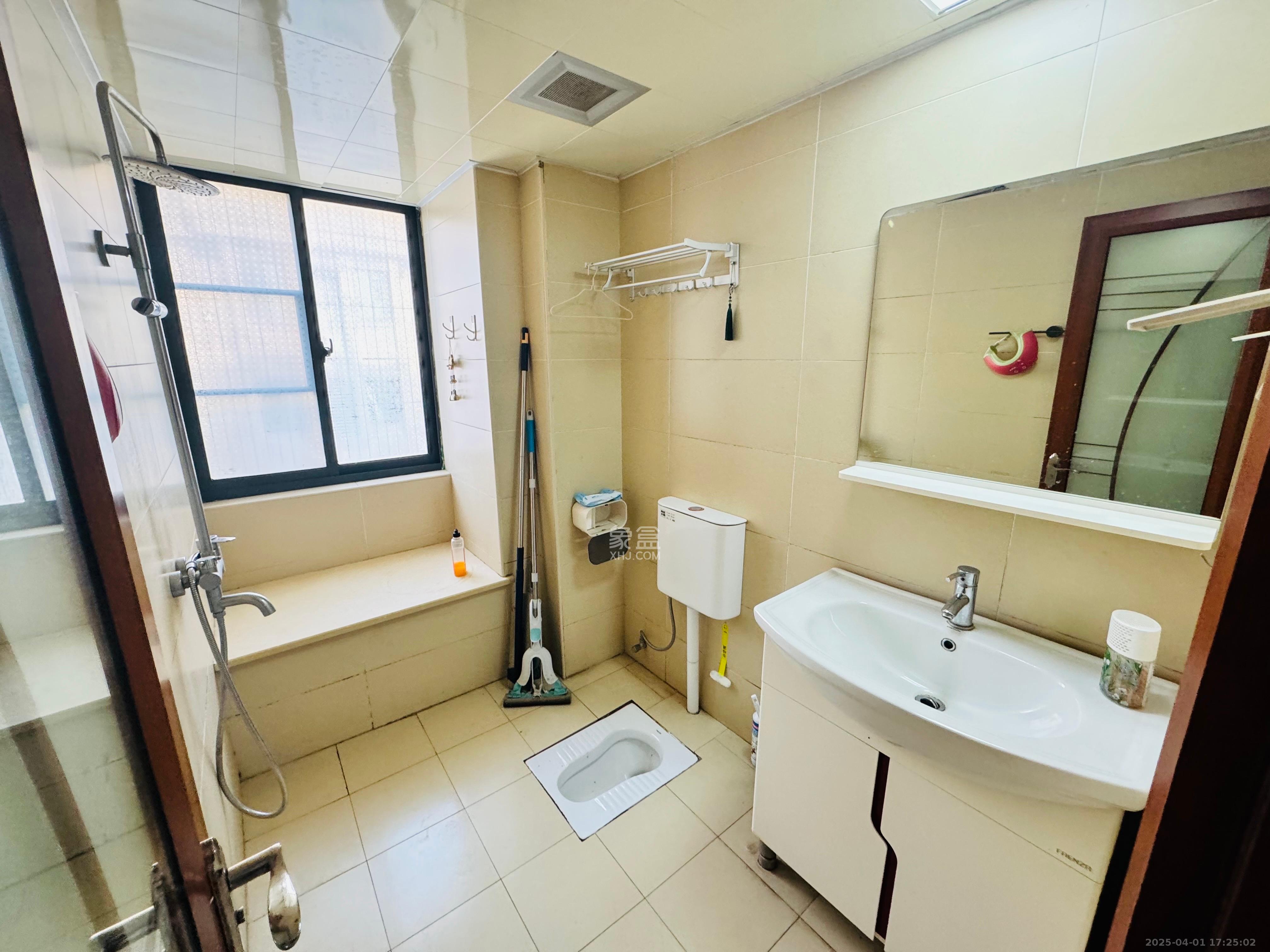 优山美地  3室2厅2卫   2600.00元/月室内图