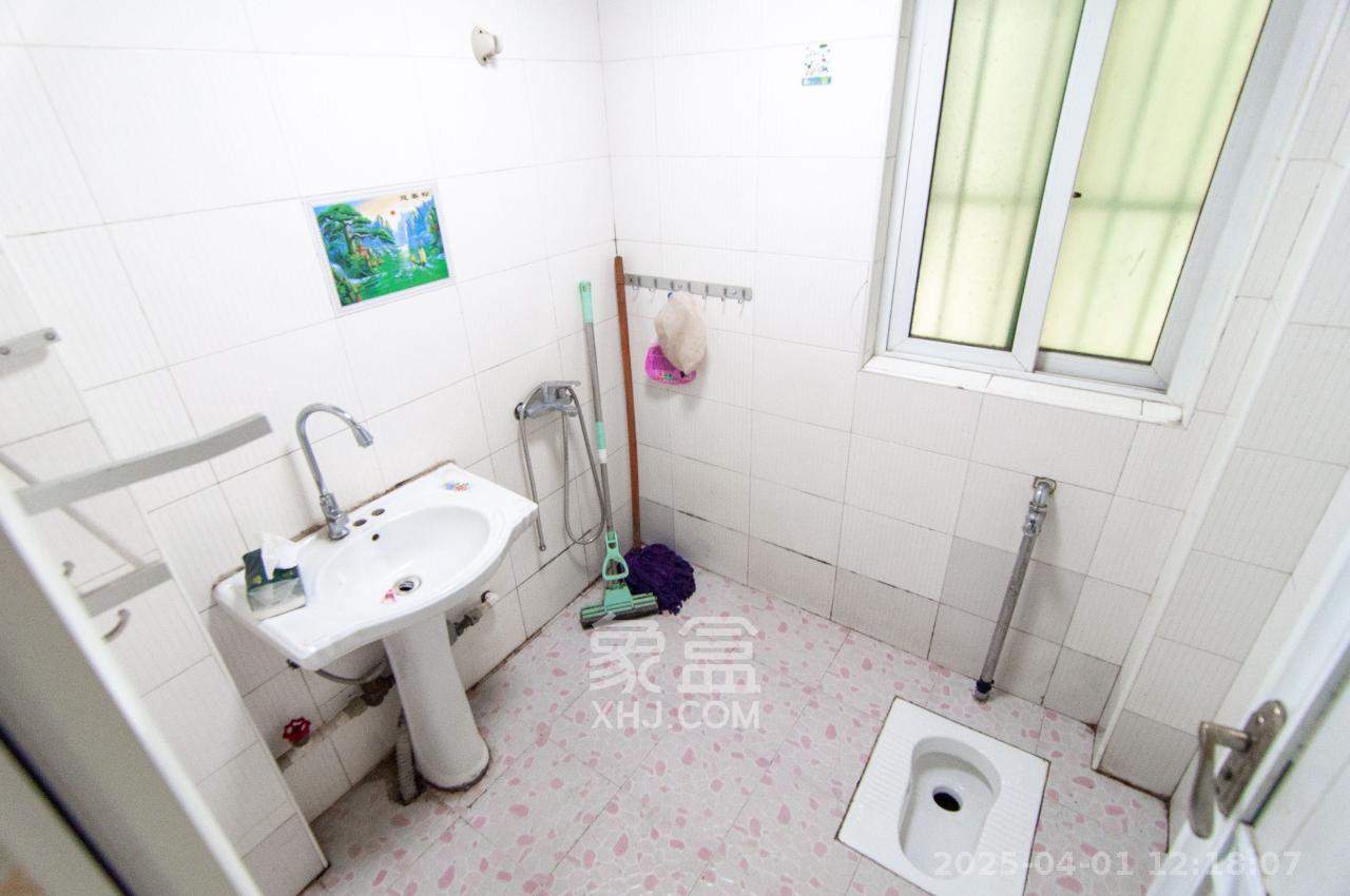 麓谷加州阳光  3室2厅1卫   2600.00元/月室内图