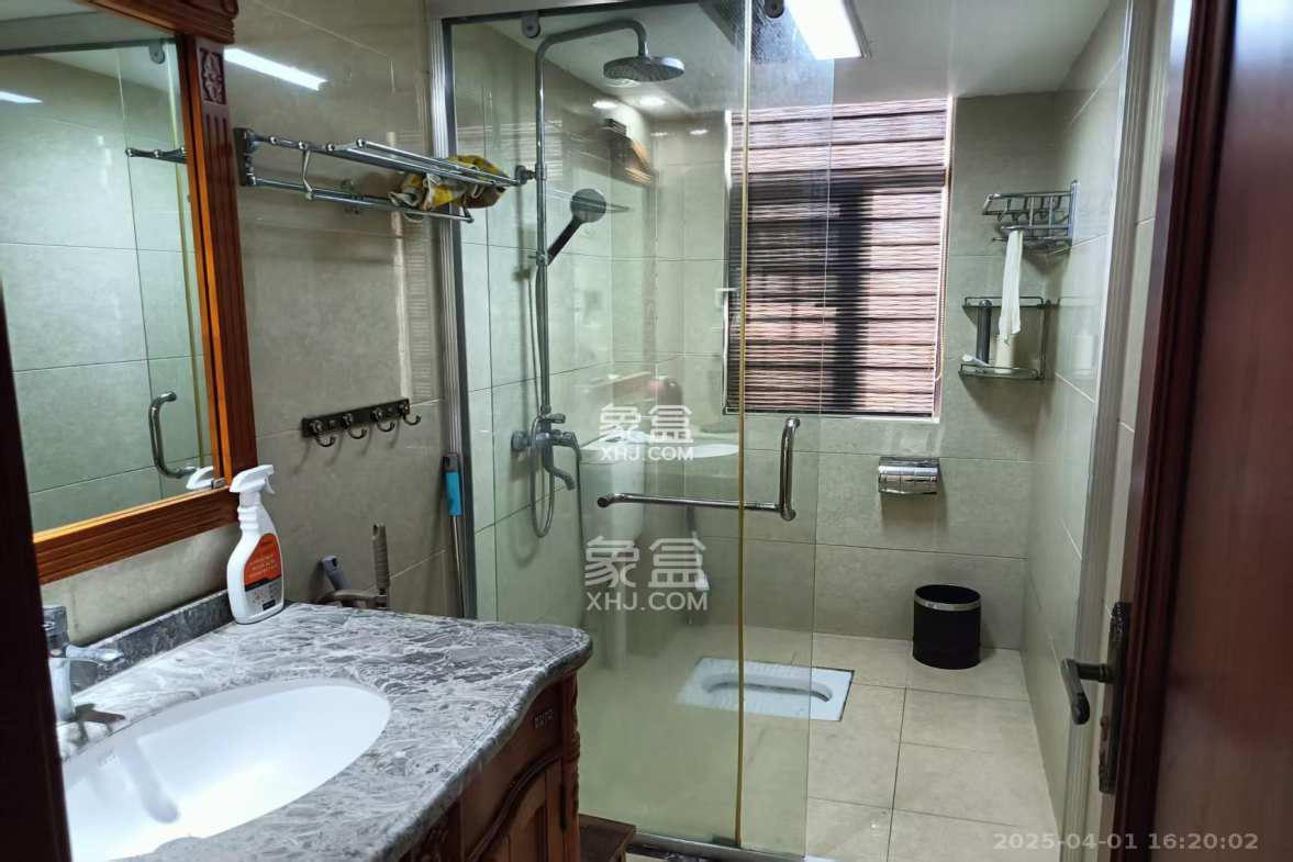 水岸世景 4室2厅2卫 2800.0元/月 水岸世景 4室2厅2卫 2800.0元/月室内图