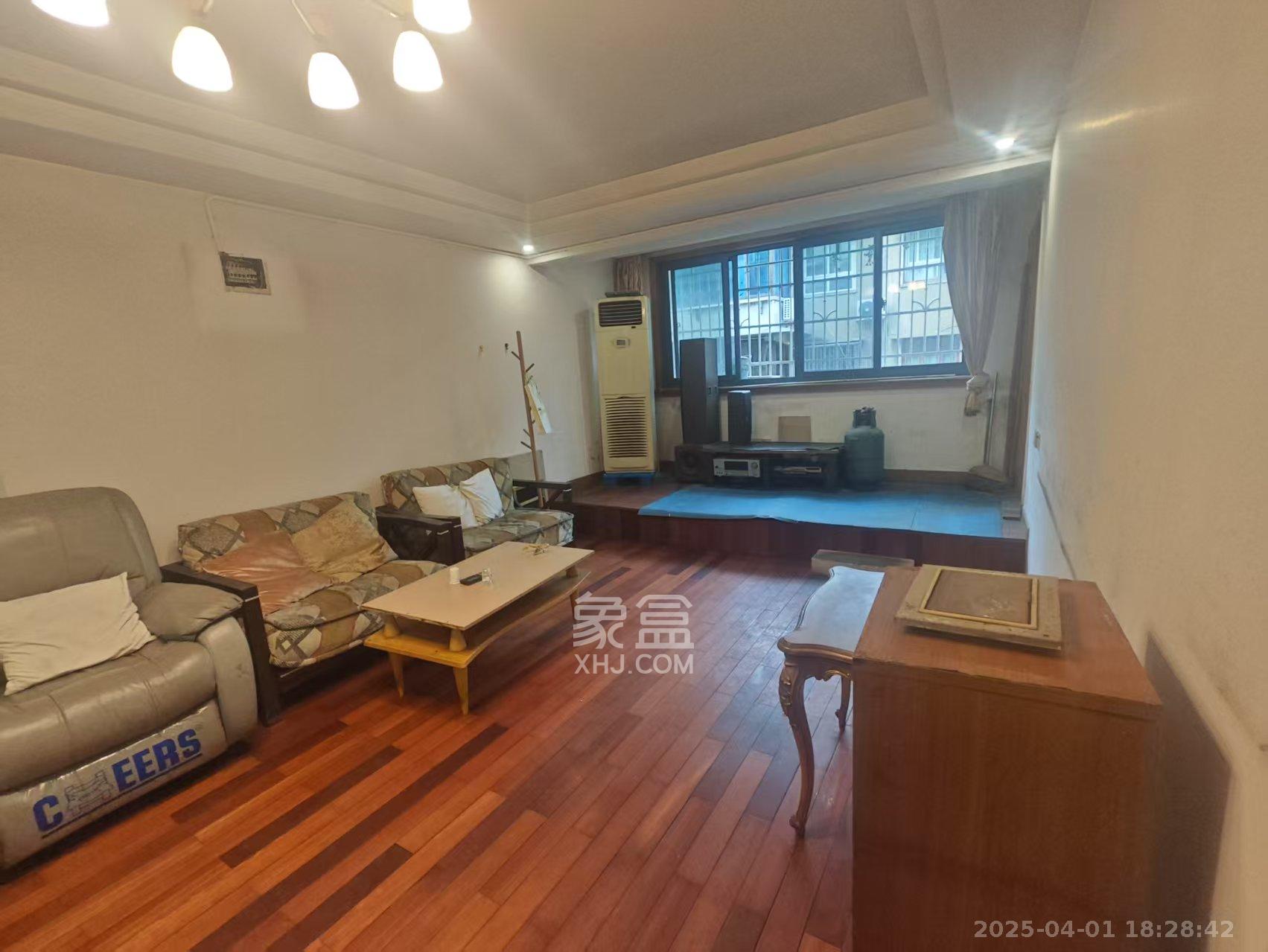 糖酒公司宿舍 3室2厅2卫 2600.0元/月 糖酒公司宿舍 3室2厅2卫 2600.0元/月室内图