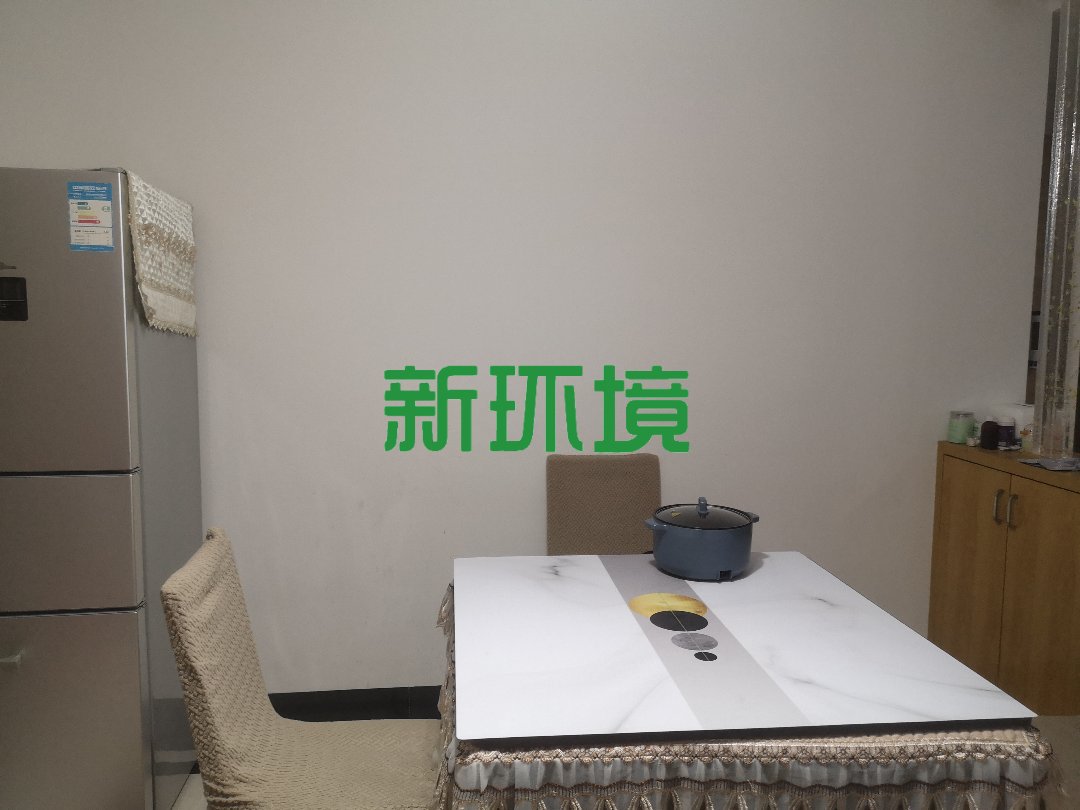 天健佳苑  4室2厅2卫   71.80万客厅