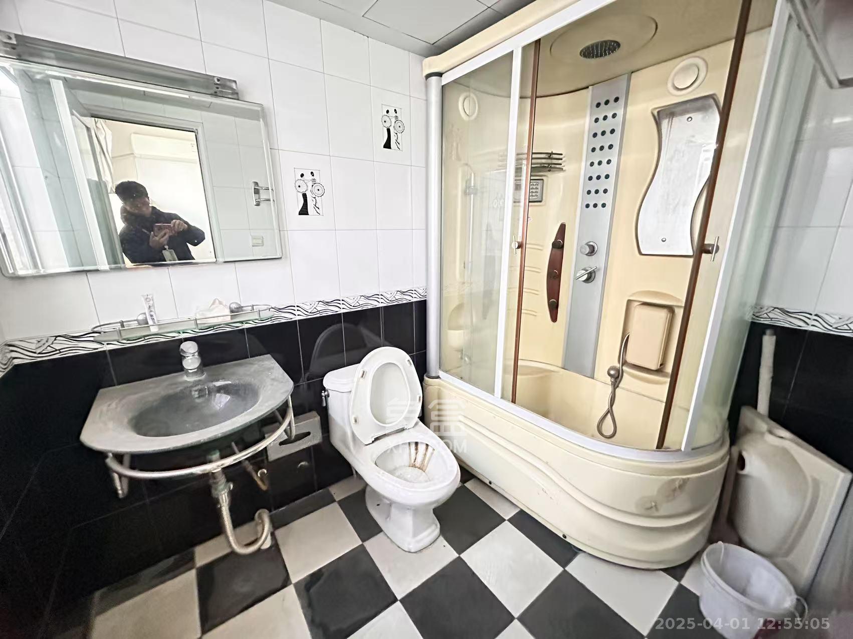 高速公路管理局宿舍 3室2厅2卫 2000.0元/月 高速公路管理局宿舍 3室2厅2卫 2000.0元/月室内图