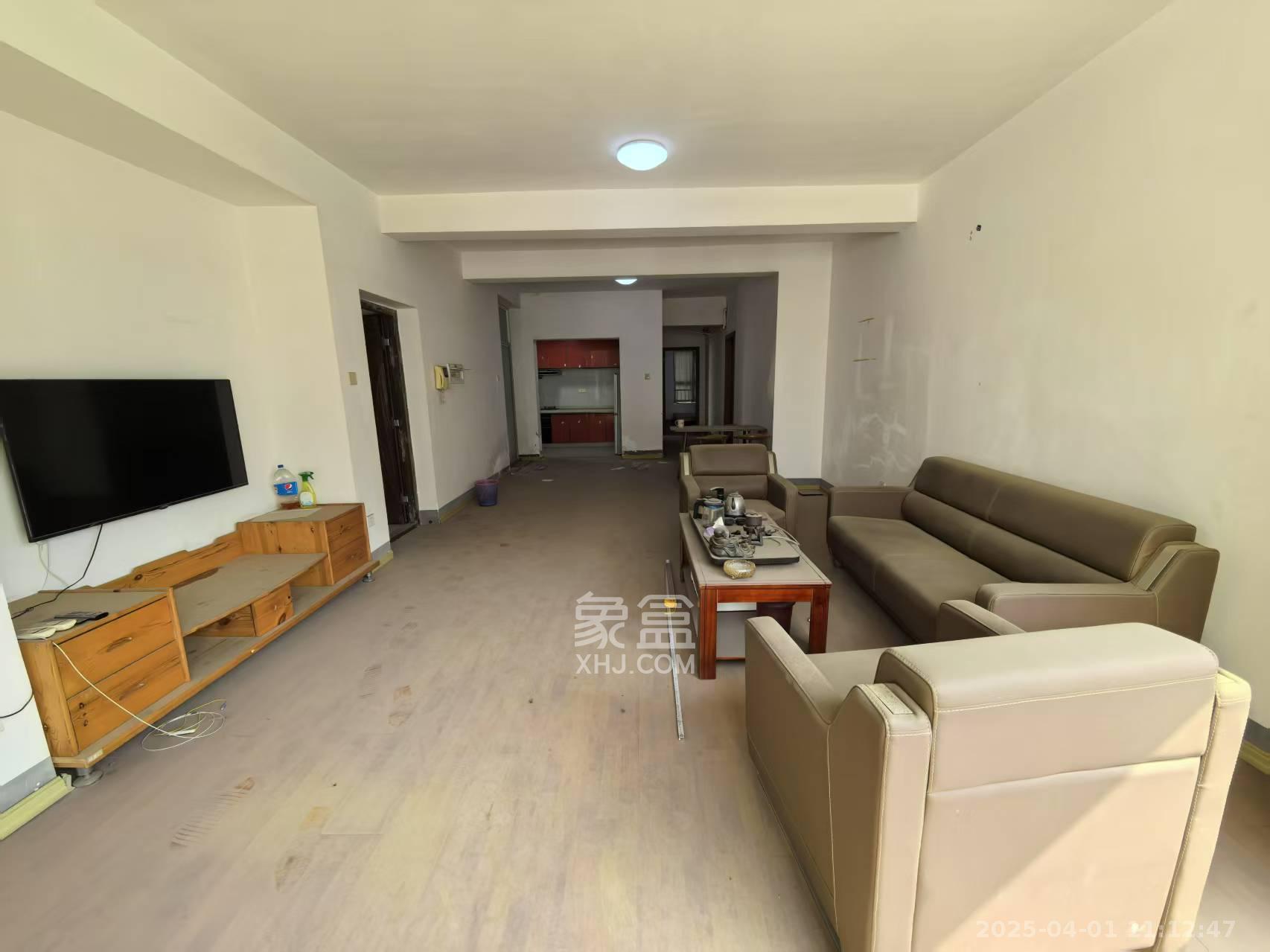 华雅花园 3室2厅1卫 3000.0元/月 华雅花园 3室2厅1卫 3000.0元/月室内图