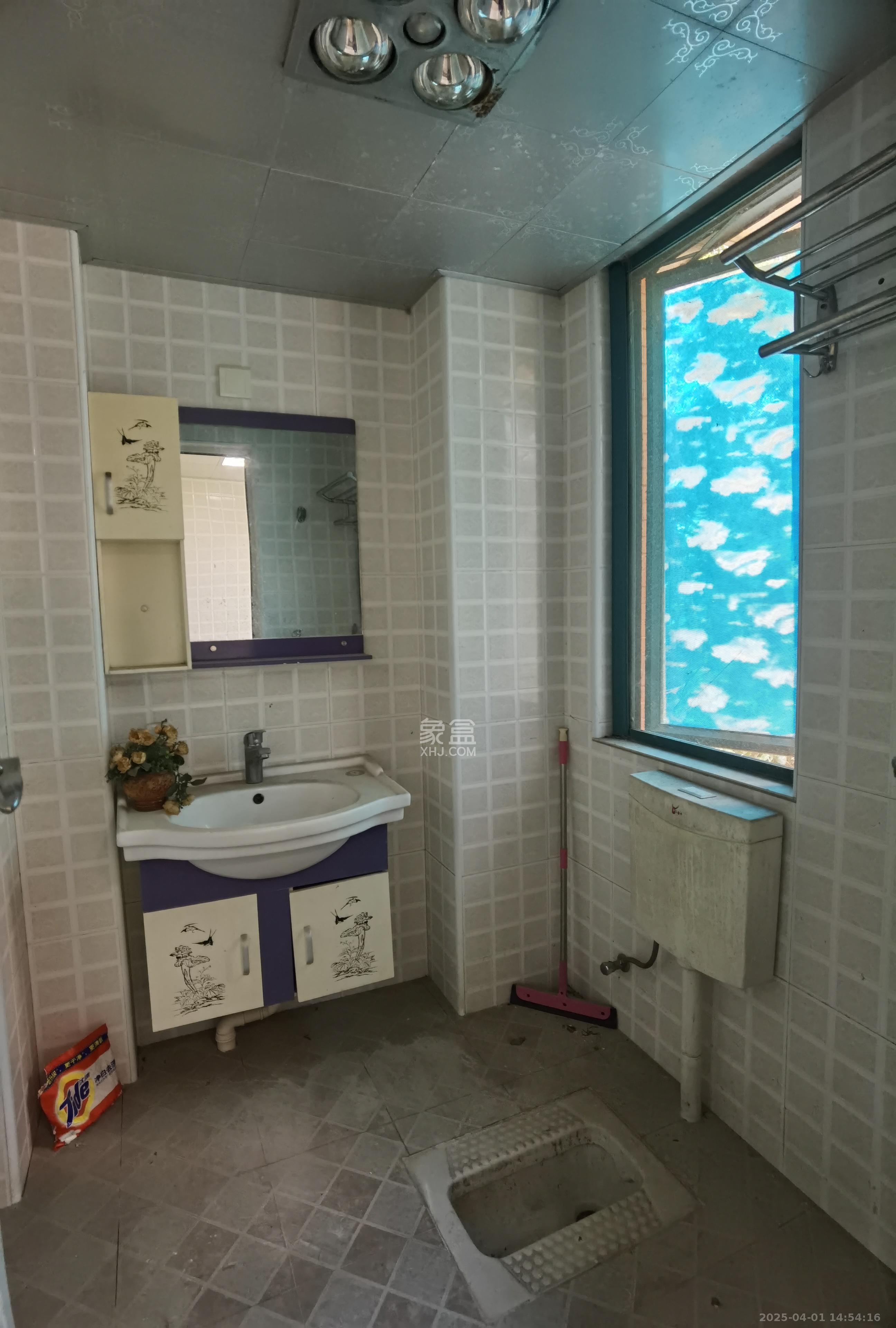 百合湖滨花园 3室1厅2卫 1100.0元/月 百合湖滨花园 3室1厅2卫 1100.0元/月室内图