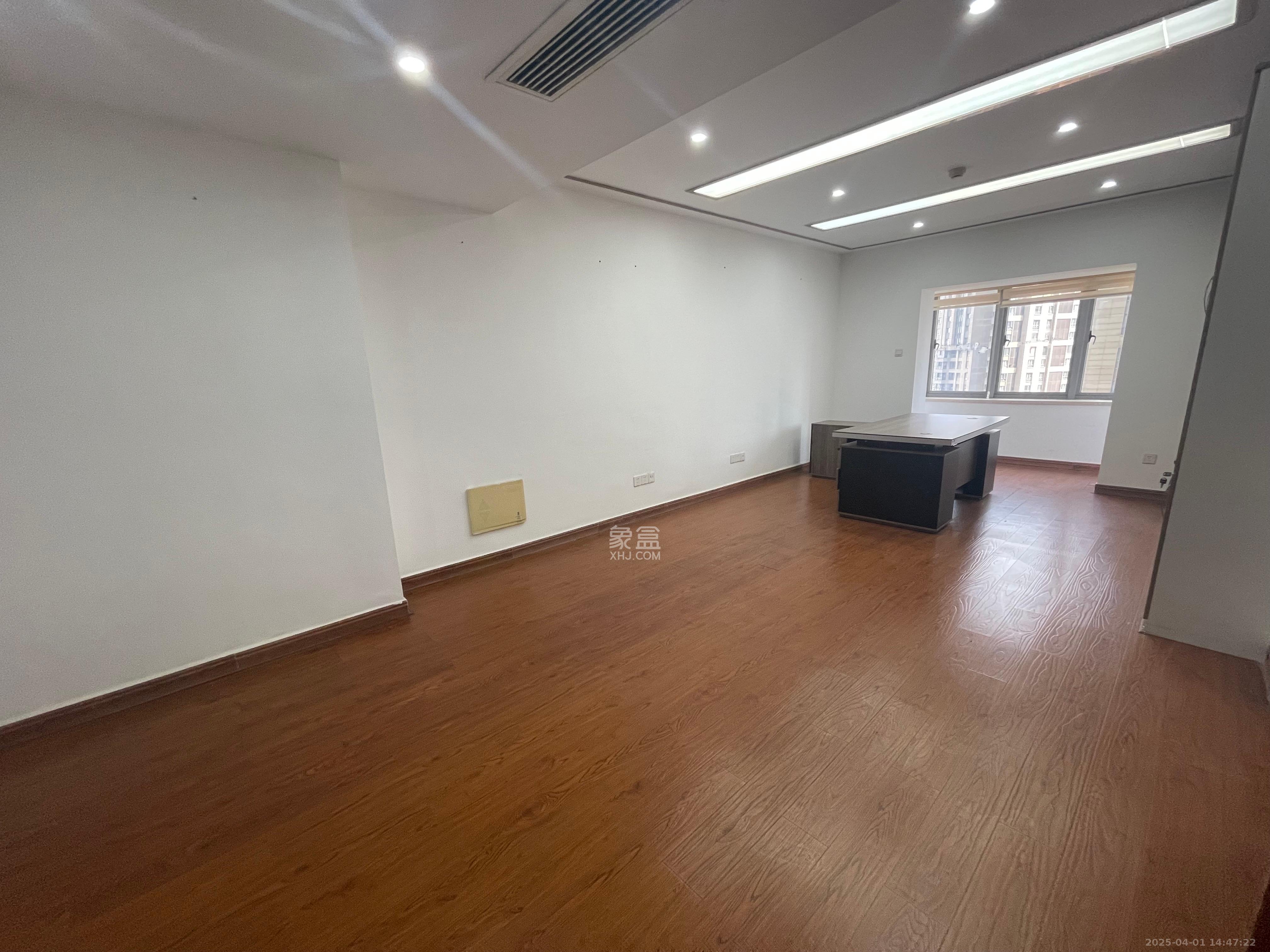 保利国际广场  1室0厅0卫    8000.0元/月 保利国际广场  1室0厅0卫    8000.0元/月