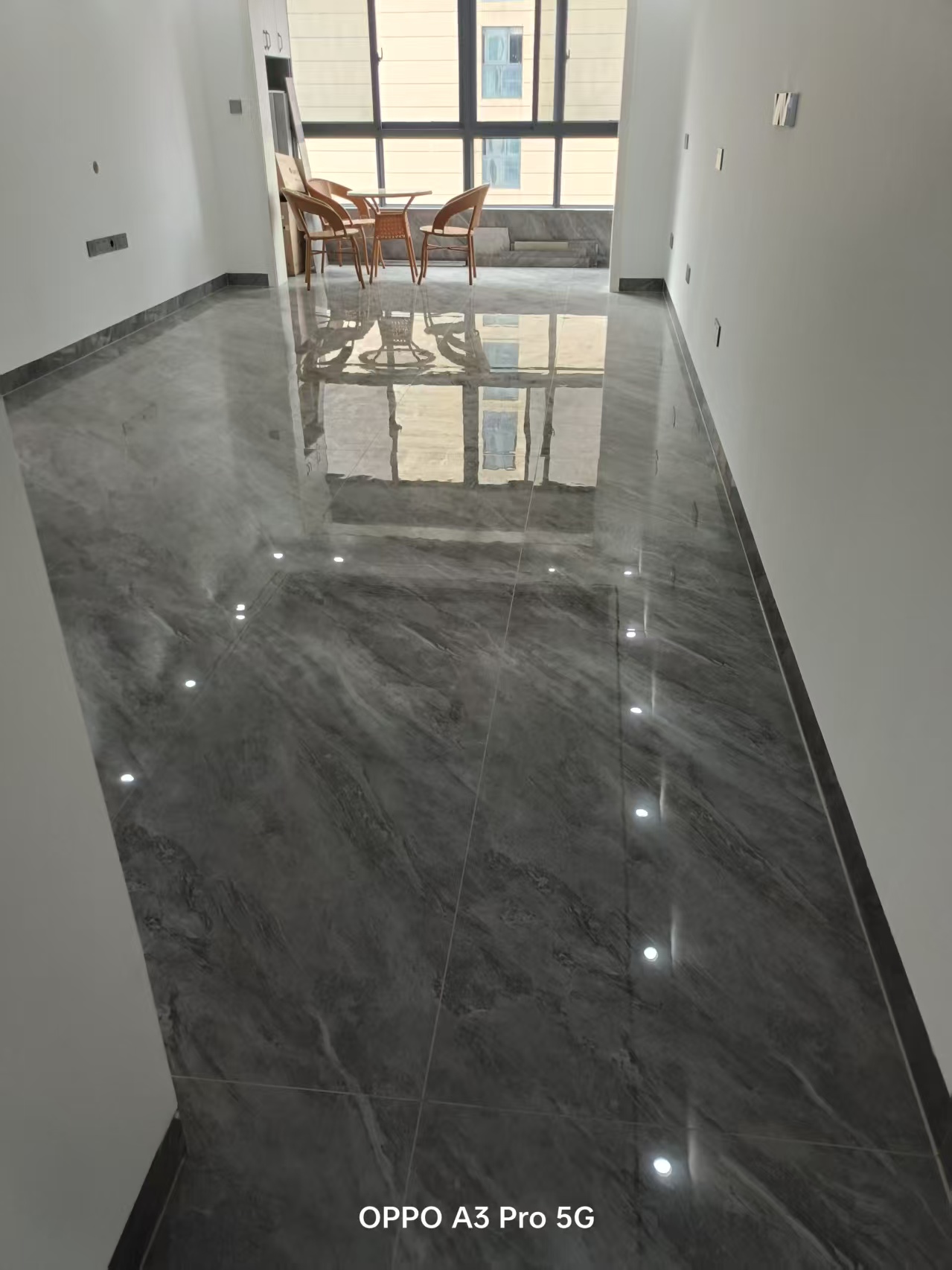 天门中央广场 1室0厅0卫 2500.0元/月 天门中央广场 1室0厅0卫 2500.0元/月室内图