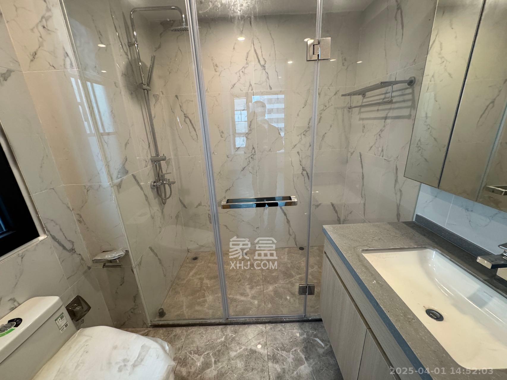 复地滨江金融中心 4室2厅1卫 5500.0元/月 复地滨江金融中心 4室2厅1卫 5500.0元/月室内图