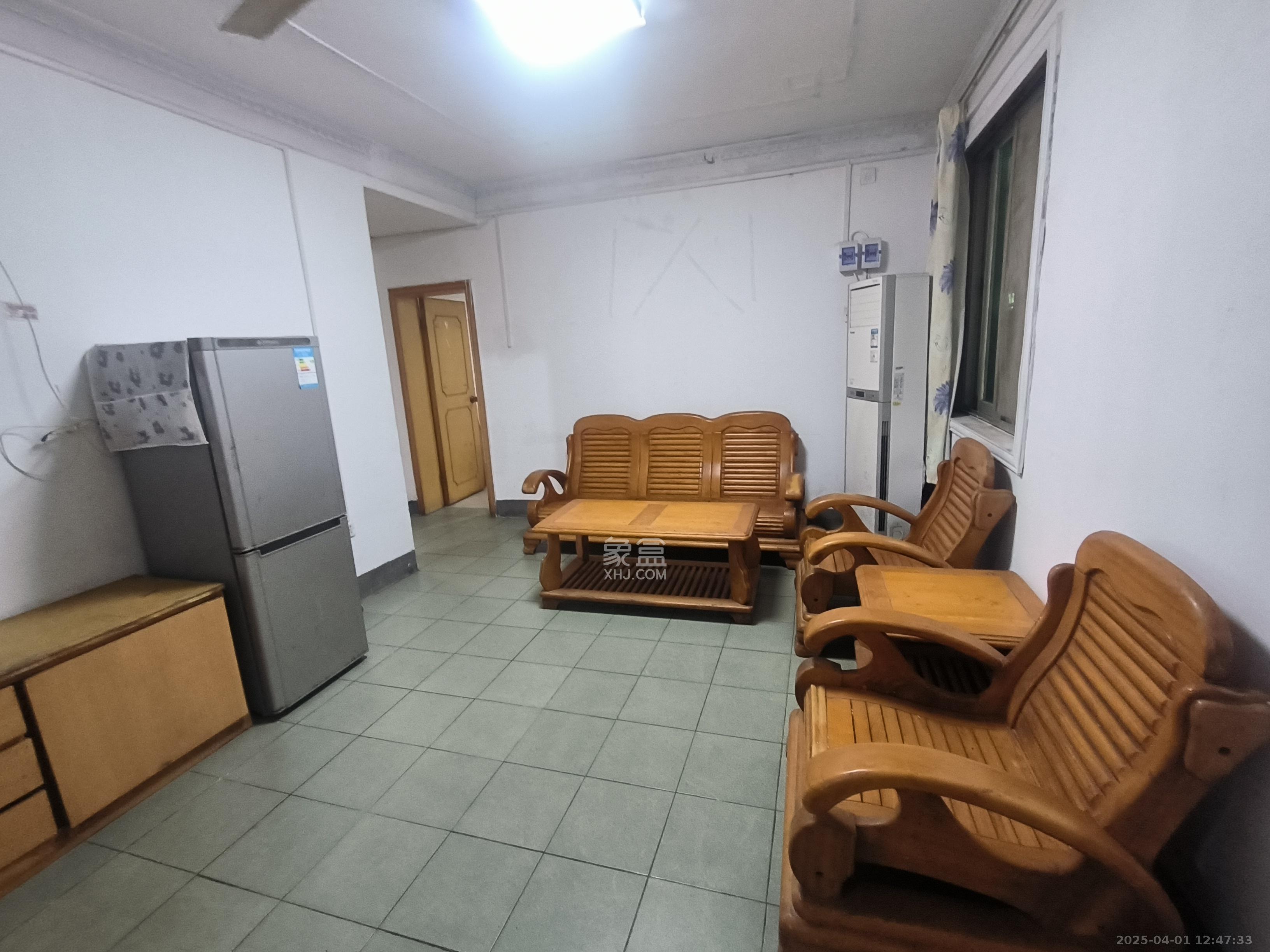 富雅坪社区（红墙巷）  3室2厅1卫   2500.00元/月室内图