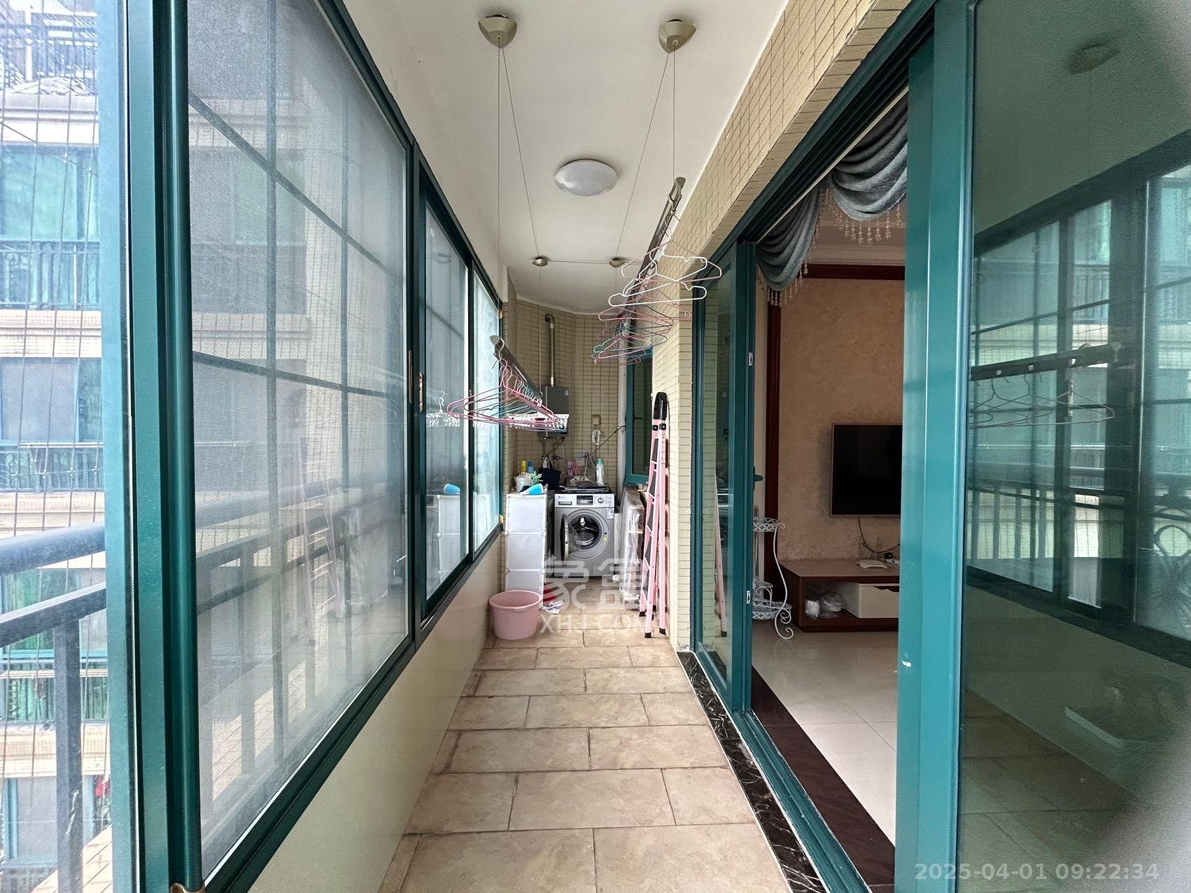 恒大翡翠华庭  3室2厅1卫    2400.0元/月 恒大翡翠华庭  3室2厅1卫    2400.0元/月室内图