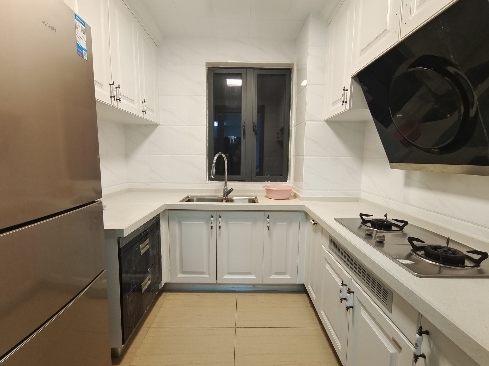 碧桂园梓山府 4室2厅2卫 2300.0元/月 碧桂园梓山府 4室2厅2卫 2300.0元/月室内图