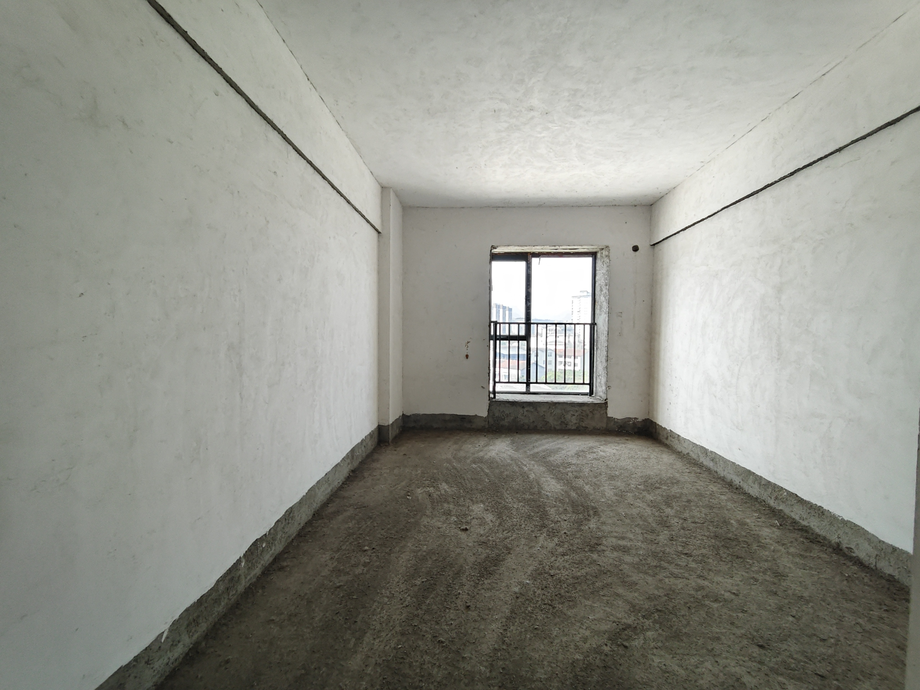 广茂园二期  4室2厅3卫    66.8万 广茂园二期  4室2厅3卫    66.8万客厅