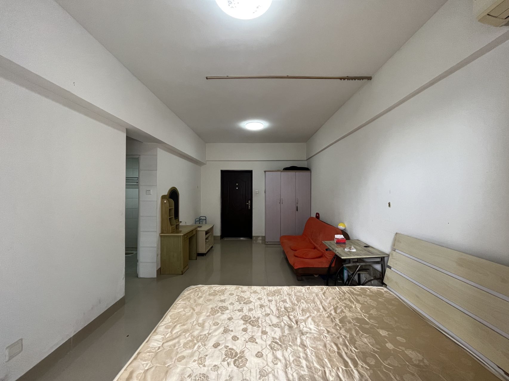 第五大道 1室1厅1卫 1800.0元/月 第五大道 1室1厅1卫 1800.0元/月室内图