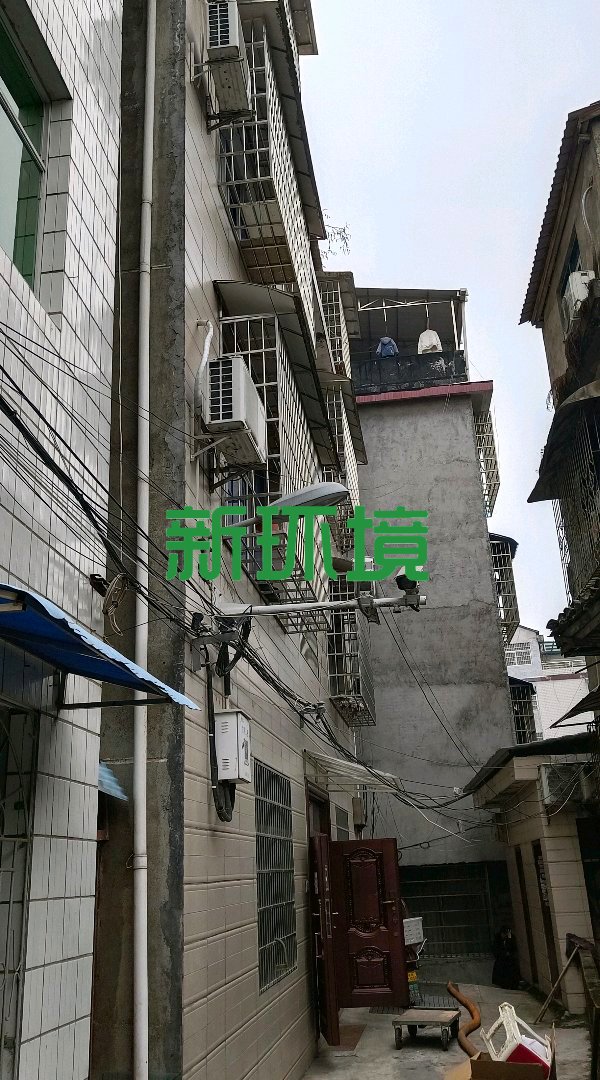 市中心散盘  9室3厅4卫   280.00万客厅