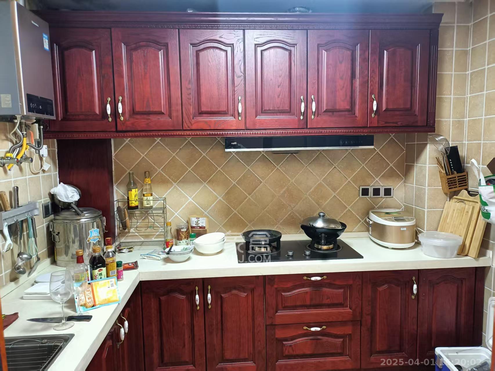 水岸世景 4室2厅2卫 2800.0元/月 水岸世景 4室2厅2卫 2800.0元/月室内图