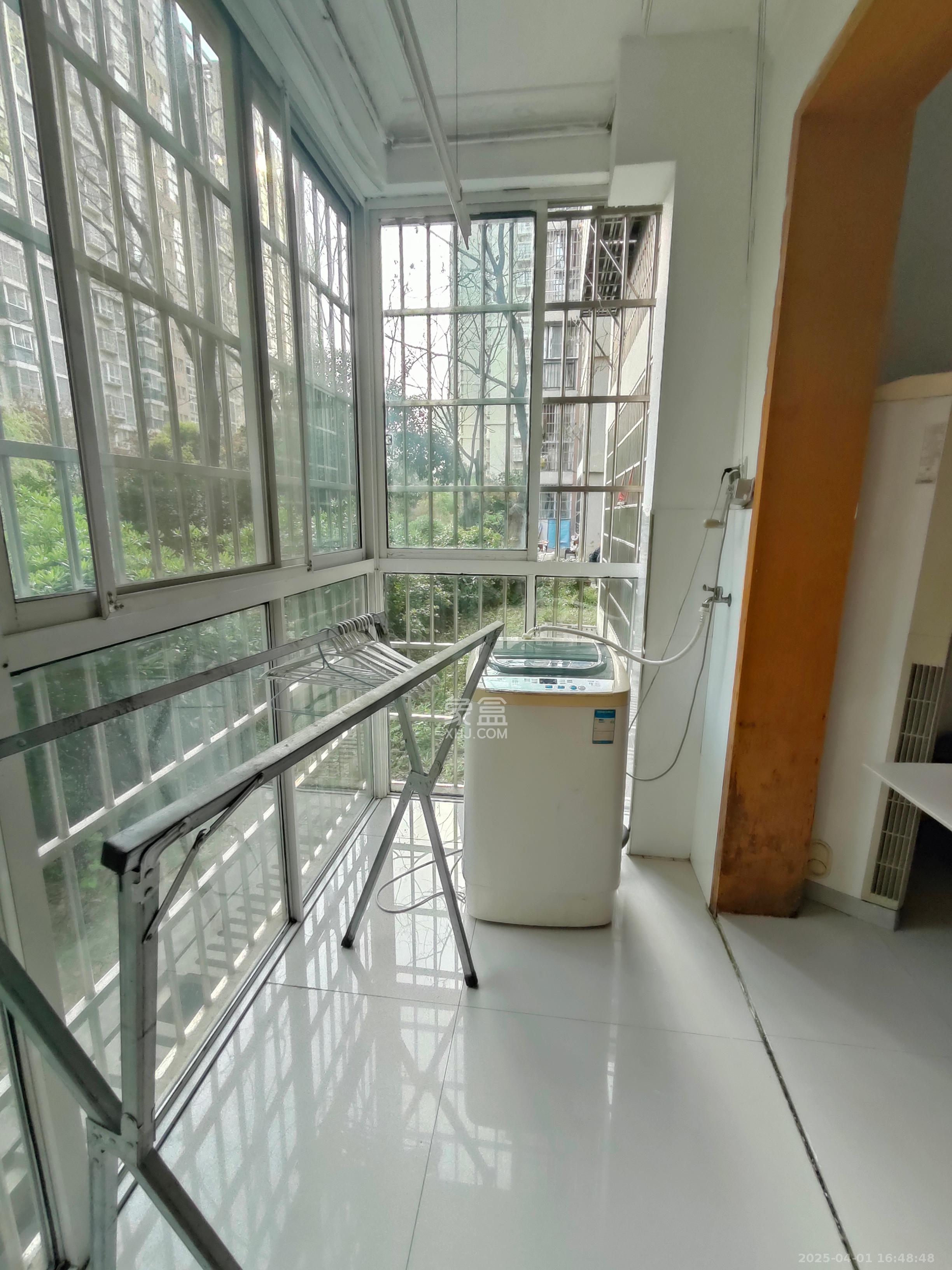 中房F联邦  2室2厅1卫   2000.00元/月室内图