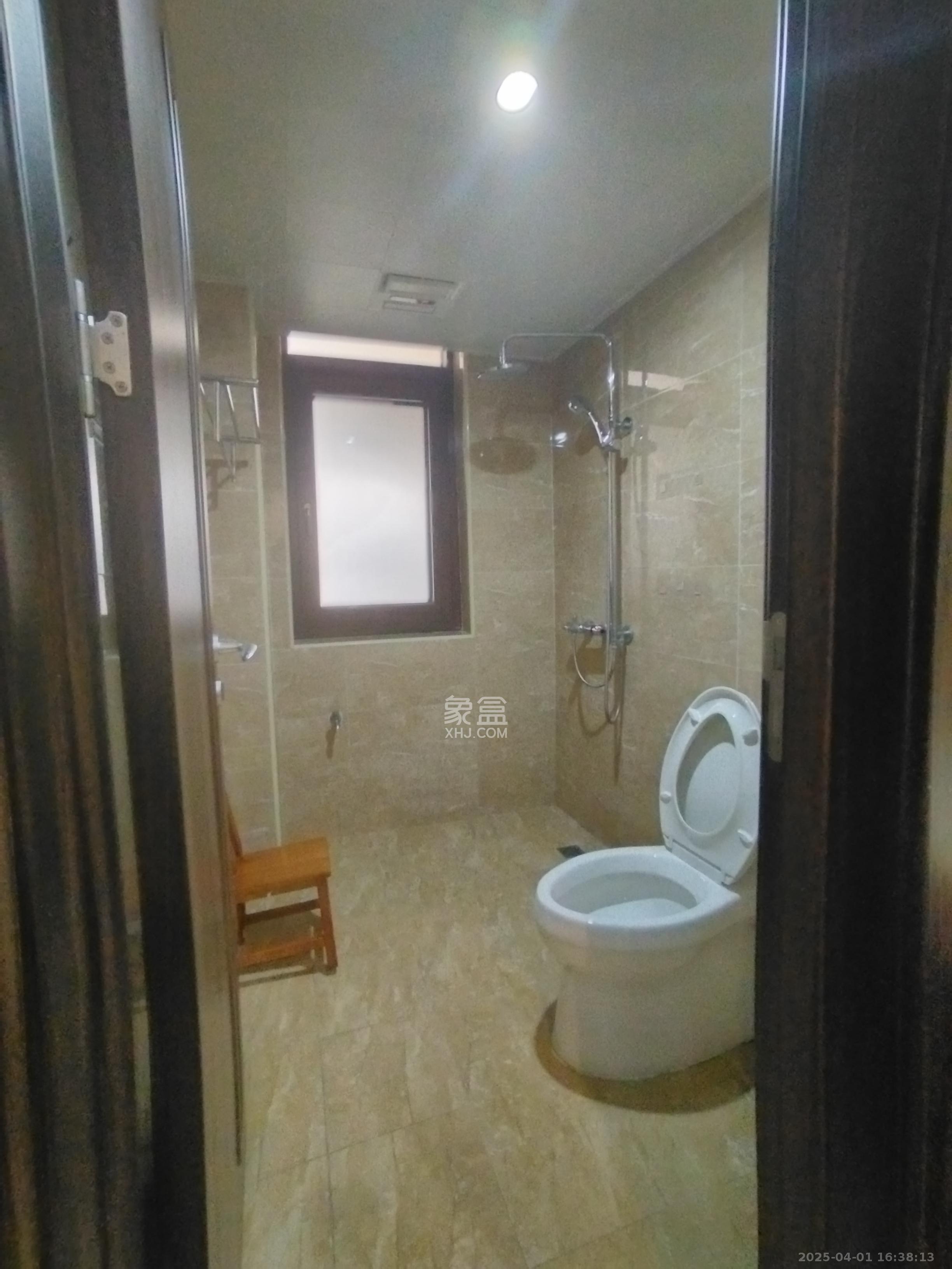 世茂外滩里(世茂铂翠湾三期) 4室2厅3卫 12800.0元/月 世茂外滩里(世茂铂翠湾三期) 4室2厅3卫 12800.0元/月室内图