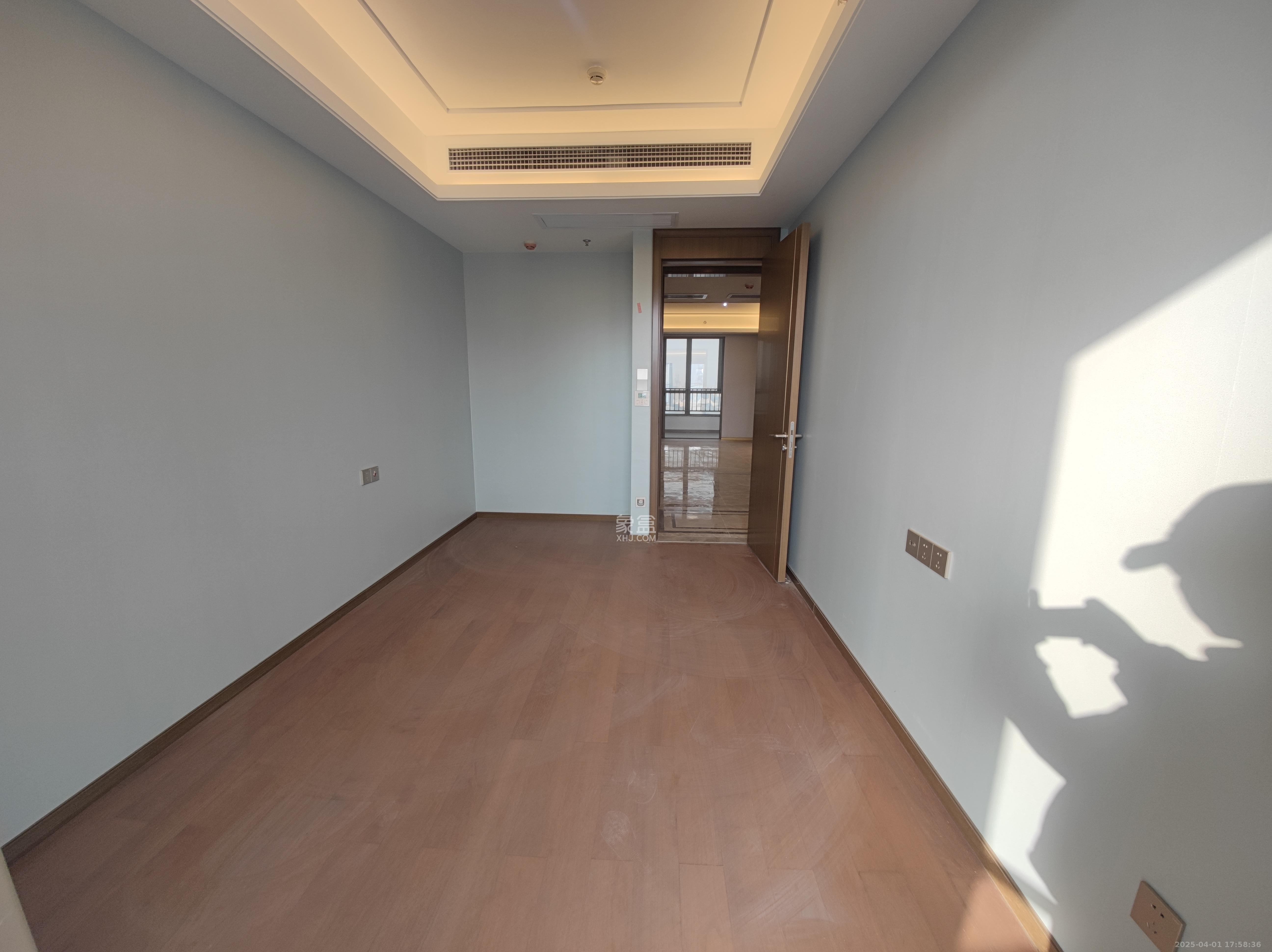 梅溪湖金茂湾 4室2厅2卫 9000.0元/月 梅溪湖金茂湾 4室2厅2卫 9000.0元/月室内图