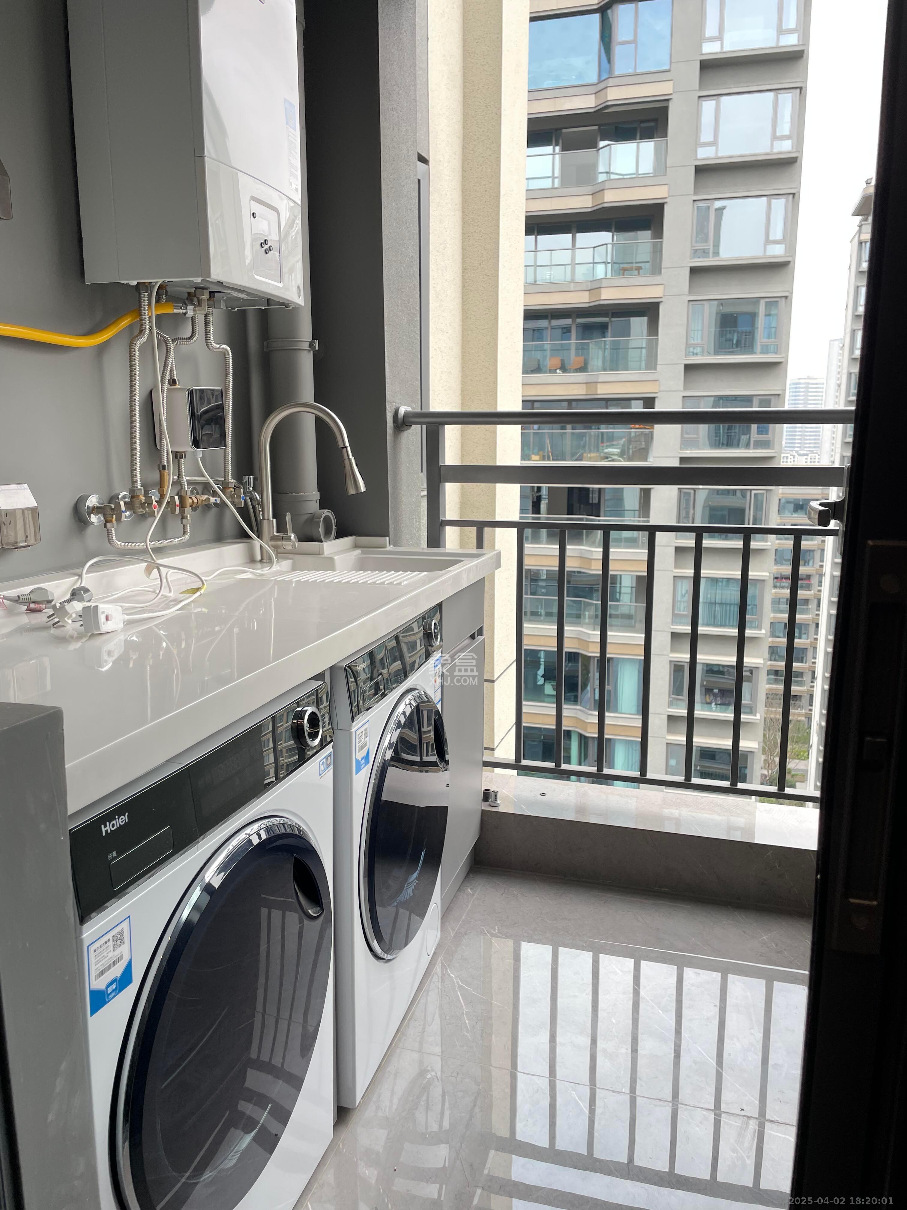 左岸右岸 1室1厅1卫 1600.0元/月 左岸右岸 1室1厅1卫 1600.0元/月室内图