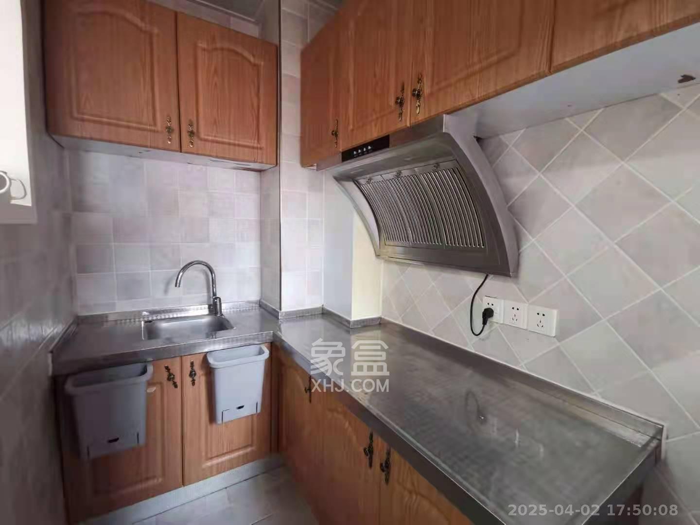 罗马国际公寓  1室1厅1卫    1500.0元/月 罗马国际公寓  1室1厅1卫    1500.0元/月室内图