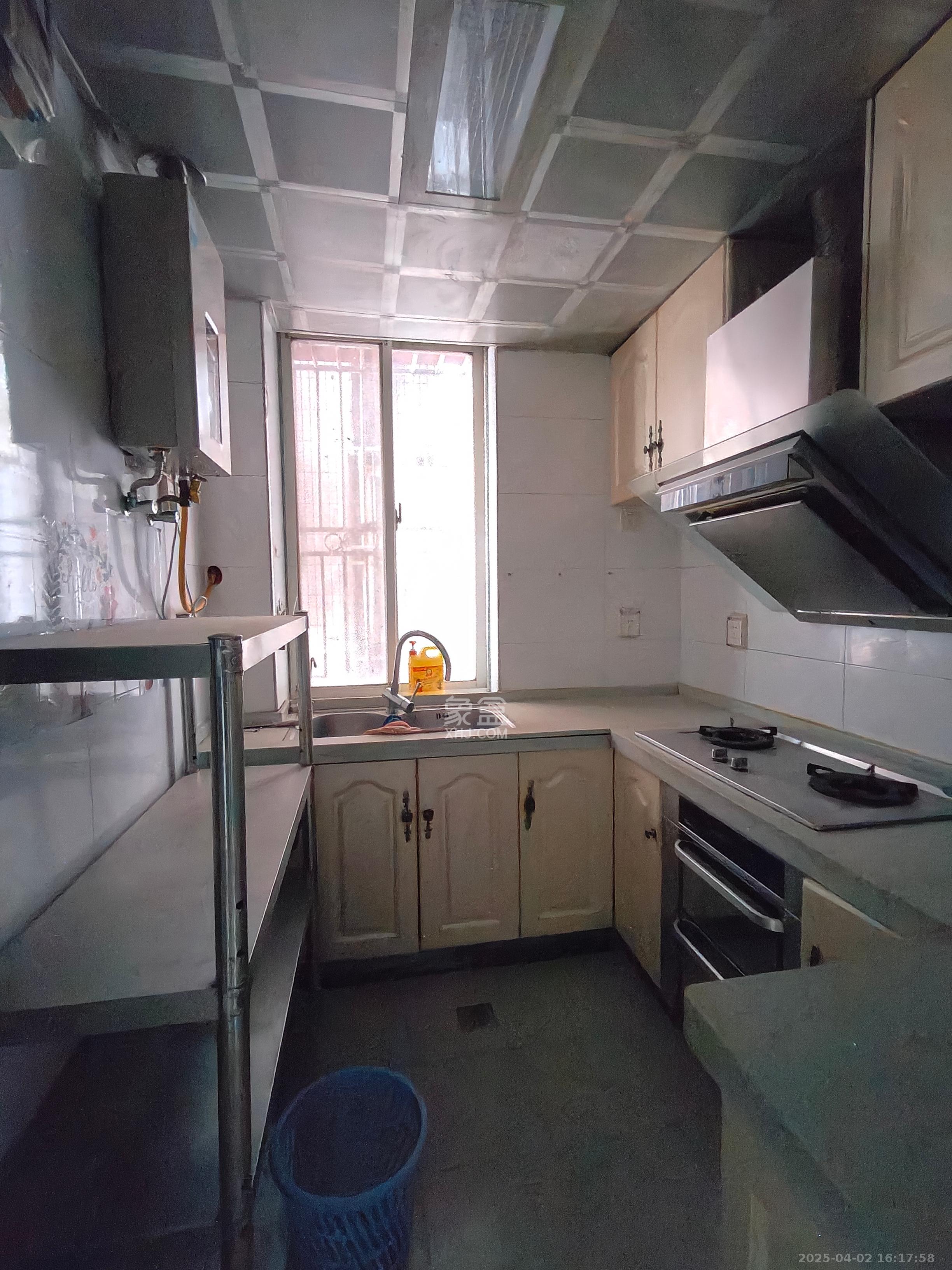 城市花园  3室2厅2卫    3300.0元/月 城市花园  3室2厅2卫    3300.0元/月室内图