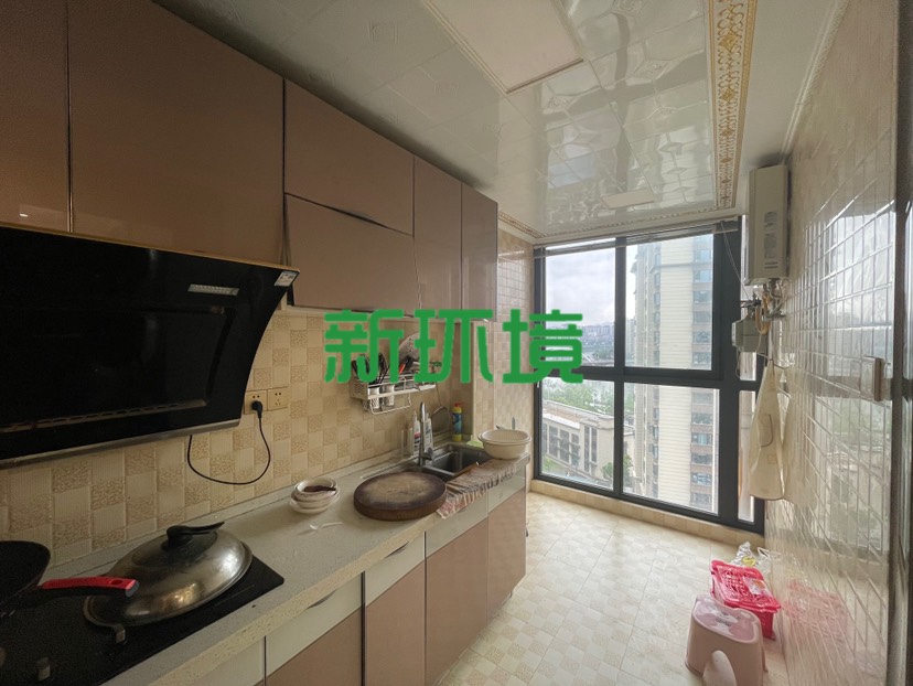 月亮湾三期  3室2厅1卫   63.80万客厅
