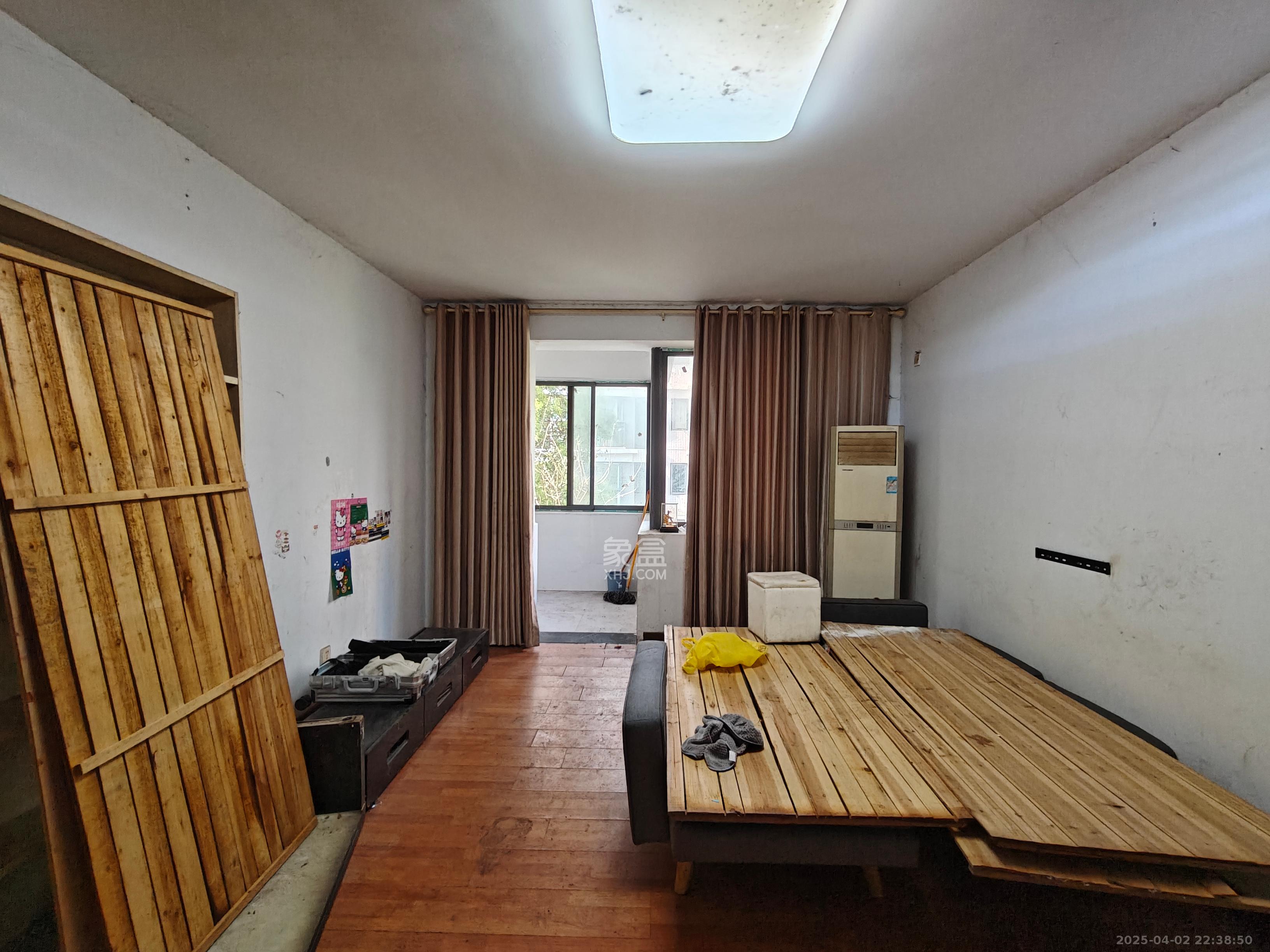 湘卫花苑 3室2厅1卫 2200.0元/月 湘卫花苑 3室2厅1卫 2200.0元/月室内图